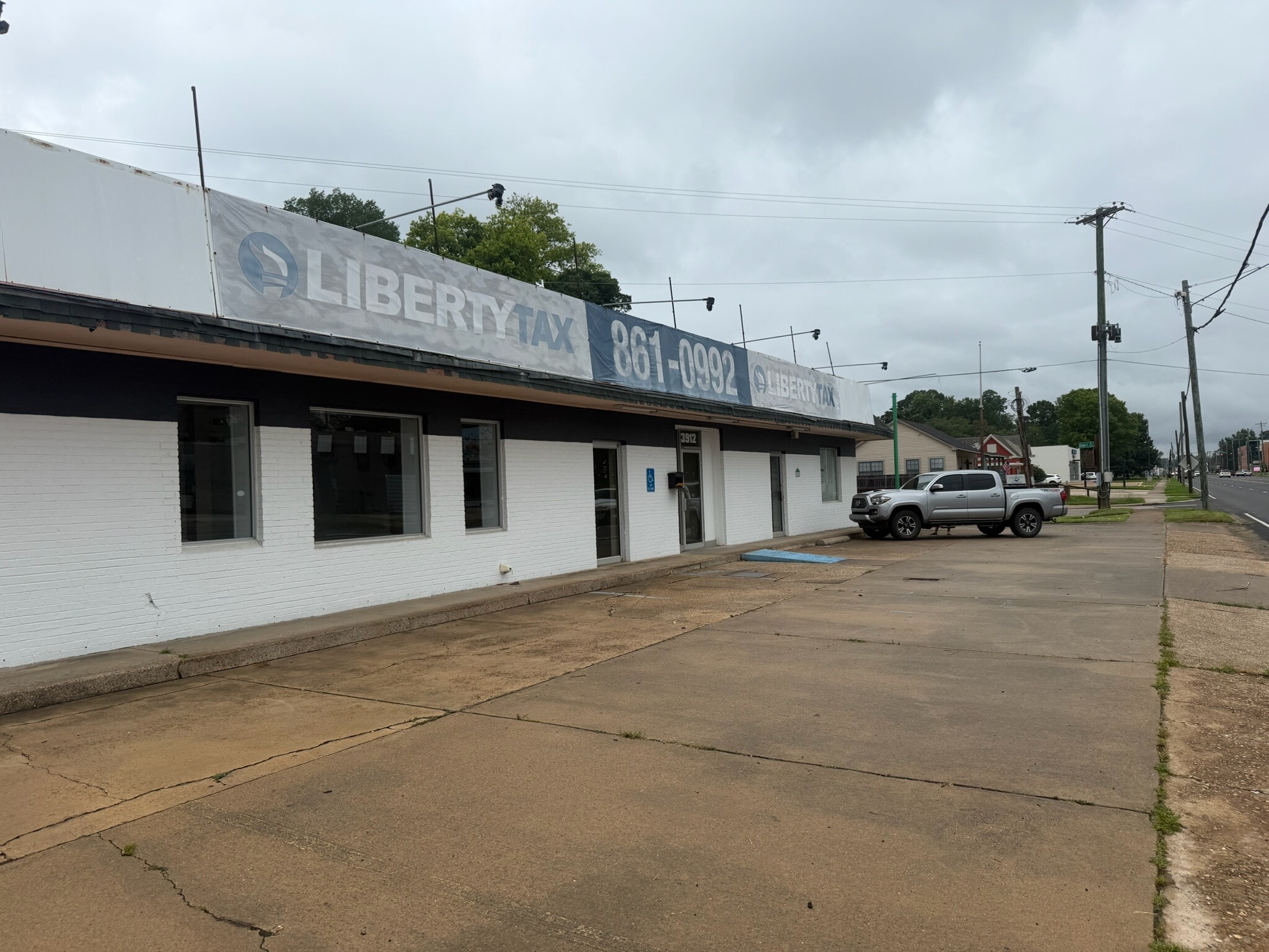 3910 Youree Dr, Shreveport, LA for Rent