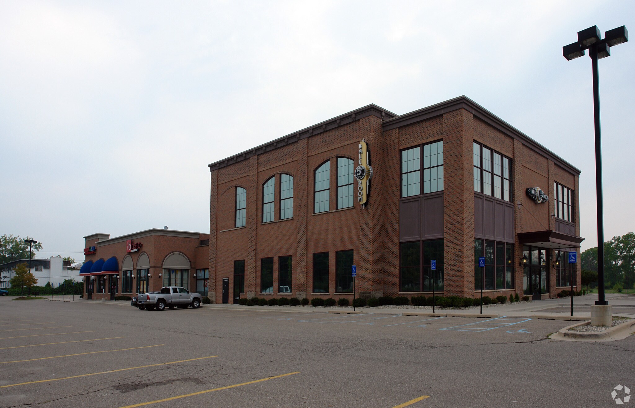 25750-25780 Novi Rd, Novi, MI for Rent