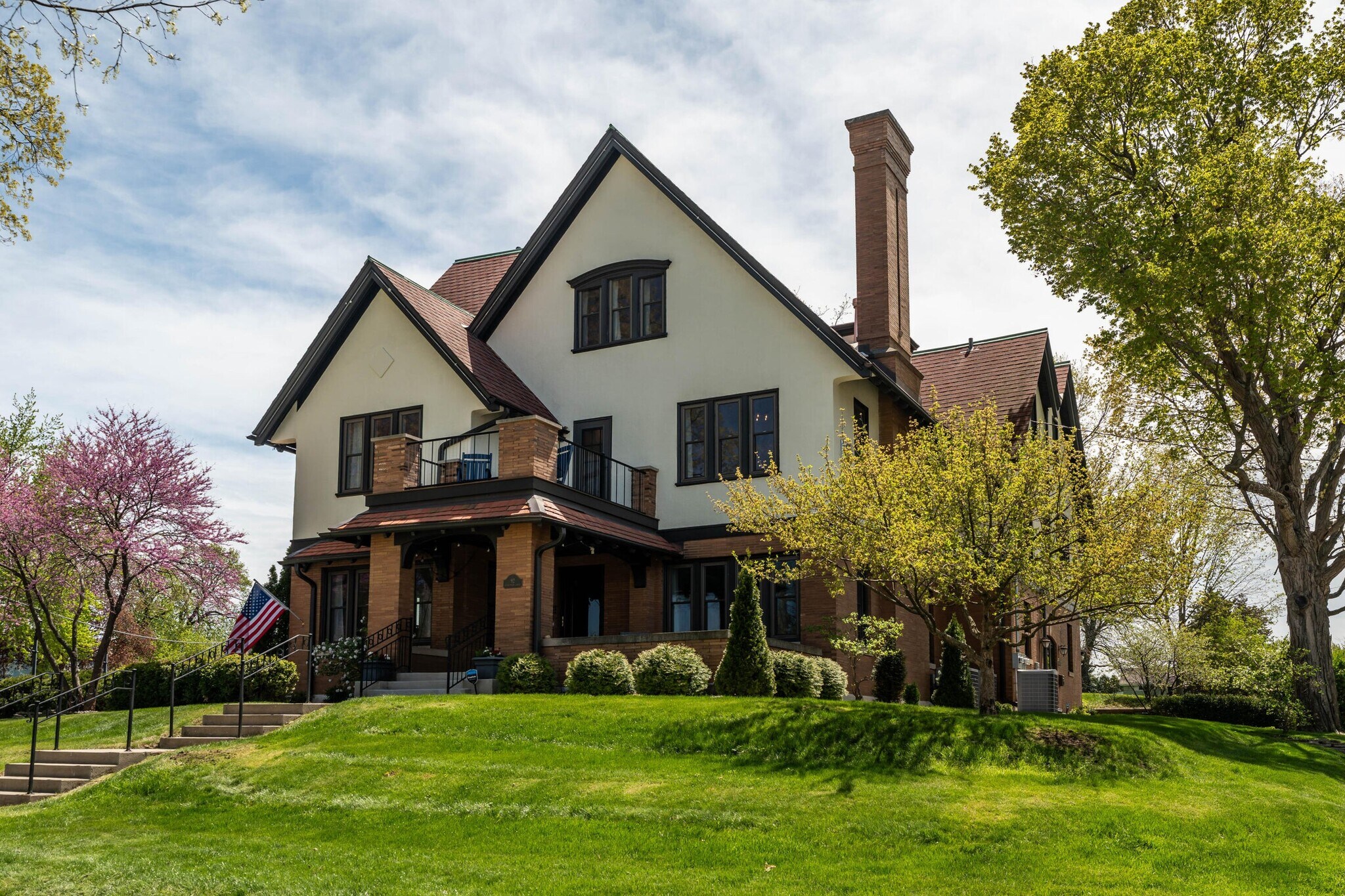 90 S Main St, Hartford, WI for Sale