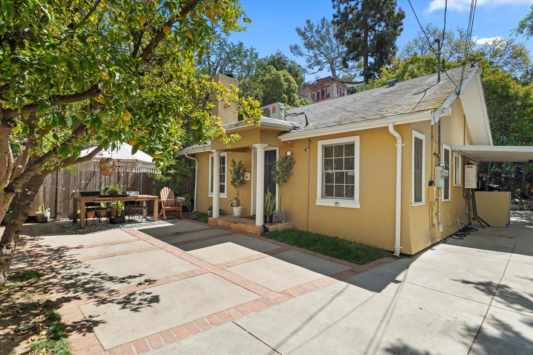 2516 Glen Green St, Los Angeles, CA for Sale