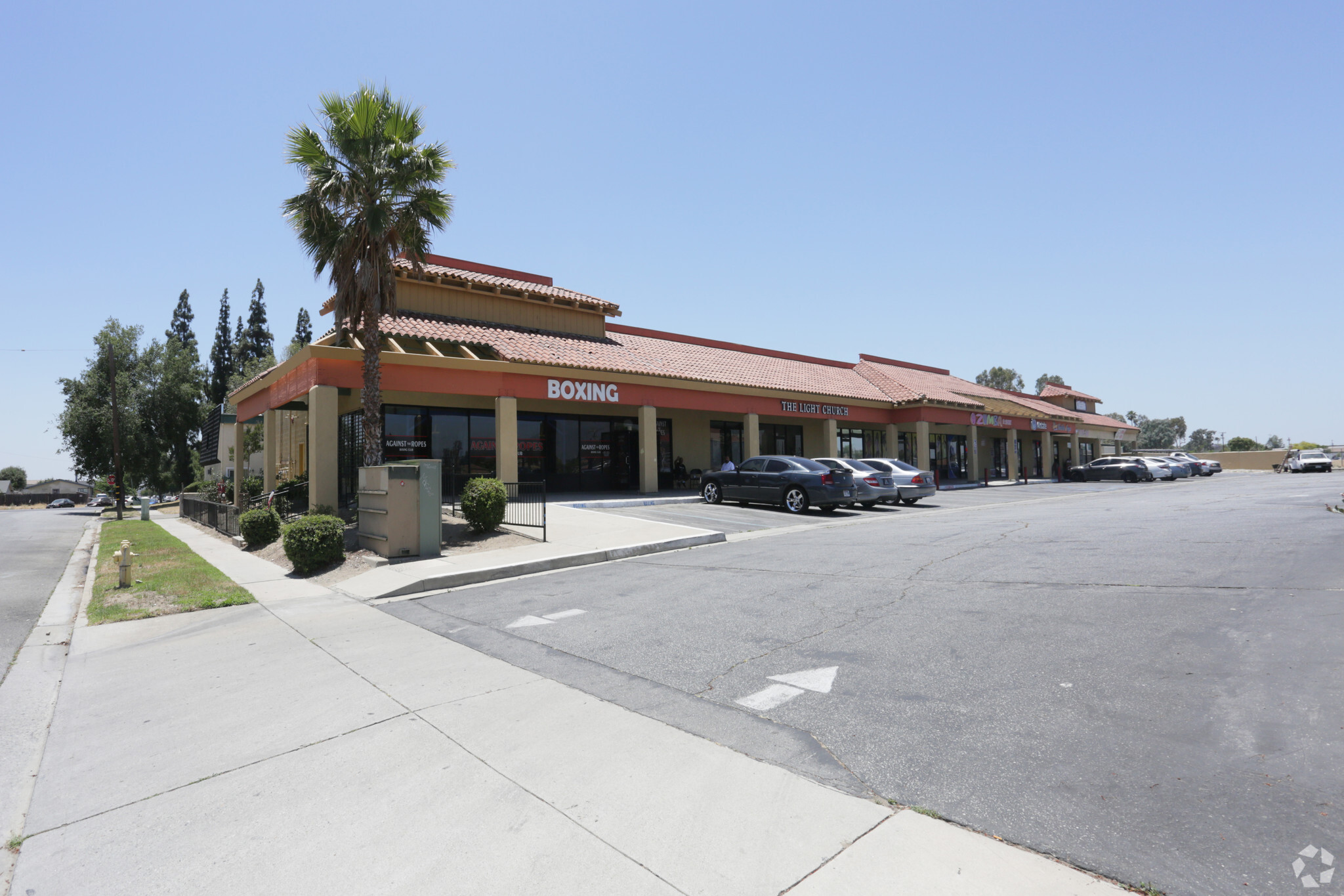 911-945 W Foothill Blvd Rialto, Ca 92376 - Retail Property For Lease On 