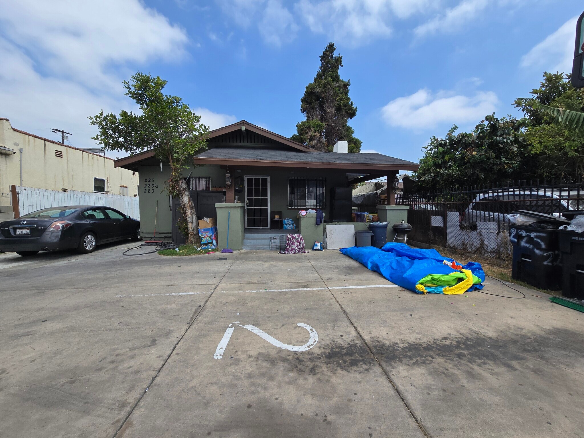 225 E 74th St, Los Angeles, CA for Sale