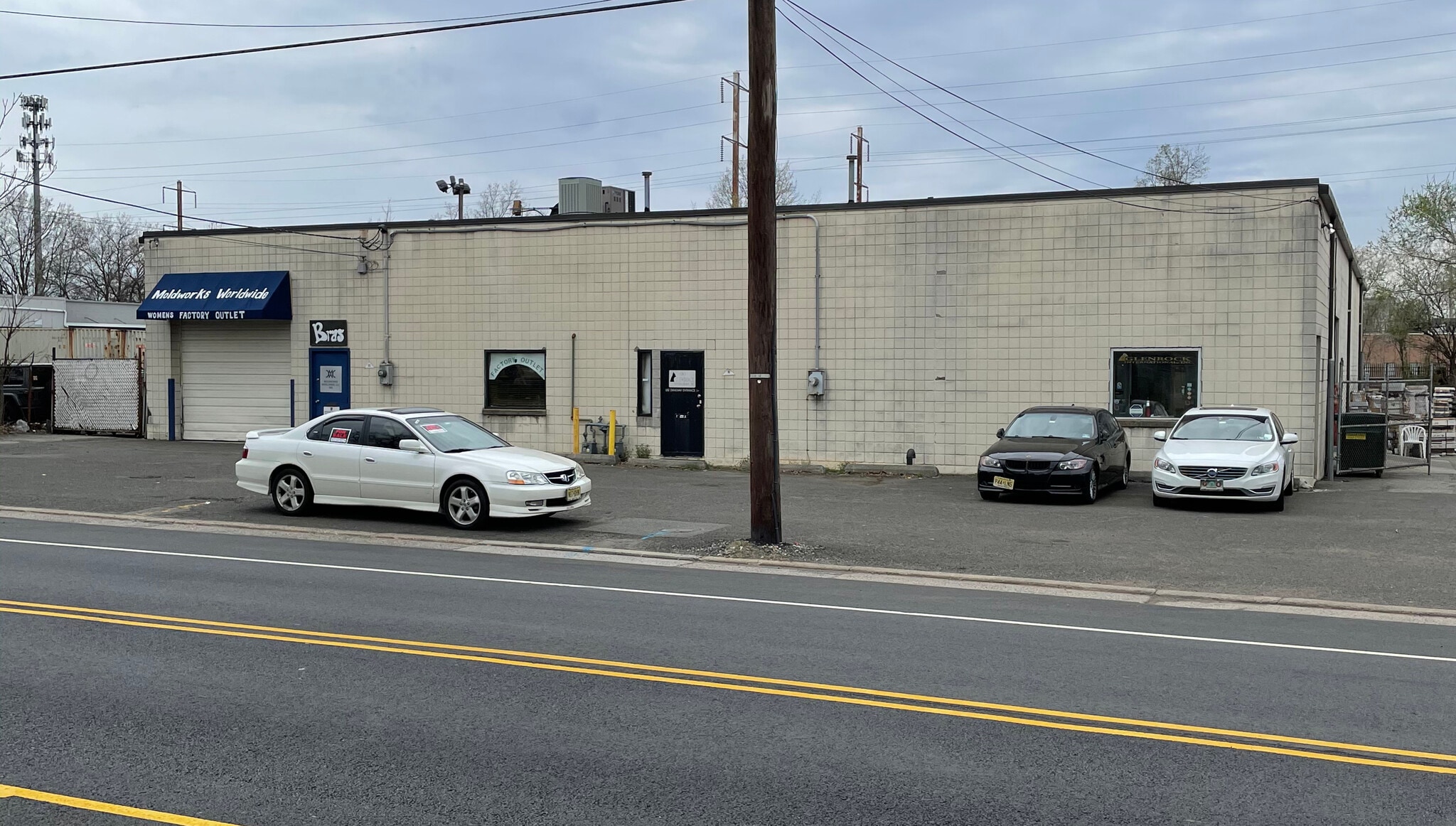 985 E Linden Ave, Linden, NJ for Rent