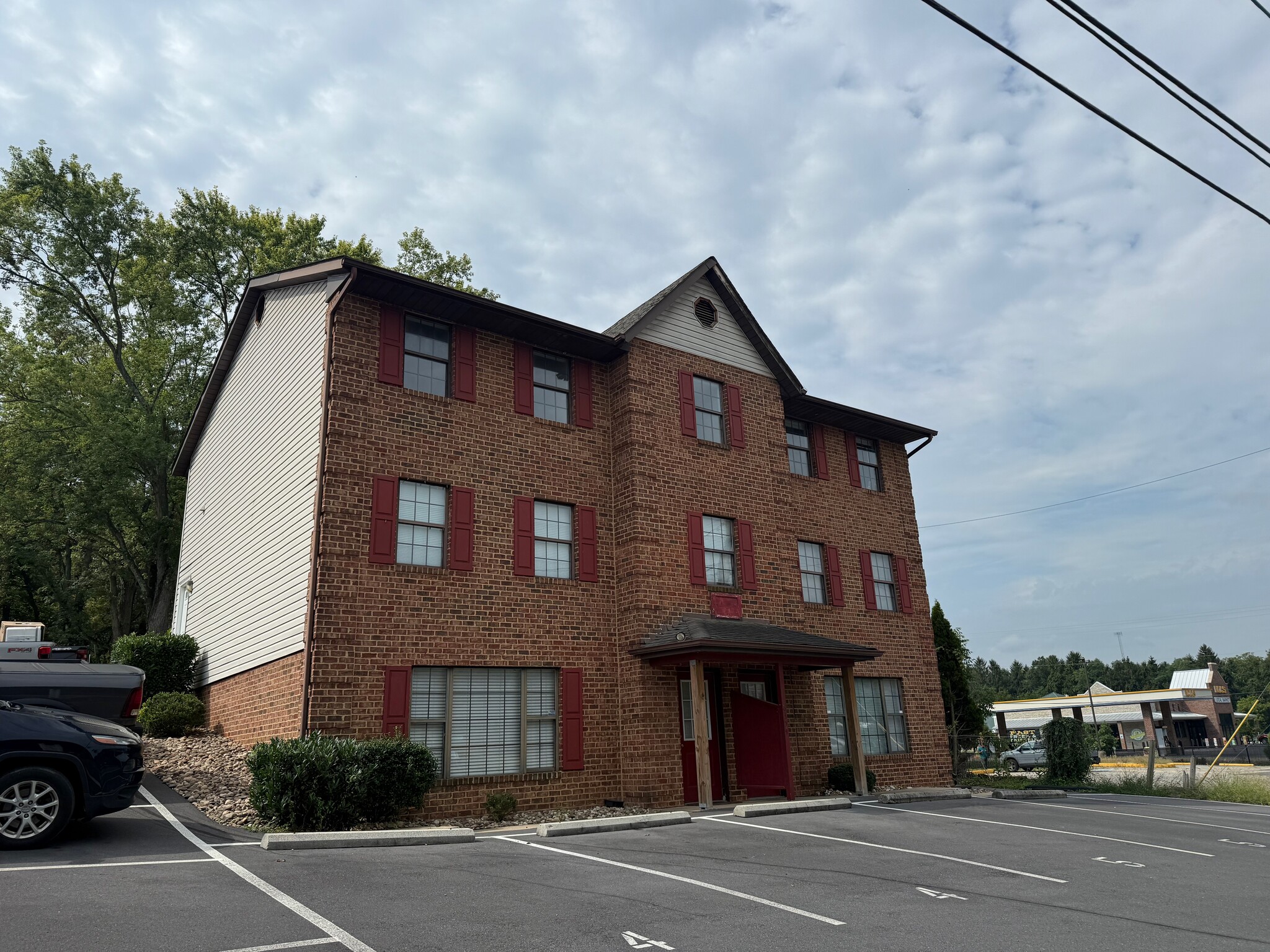 8354 Martinsburg Pike, Shepherdstown, WV for Sale