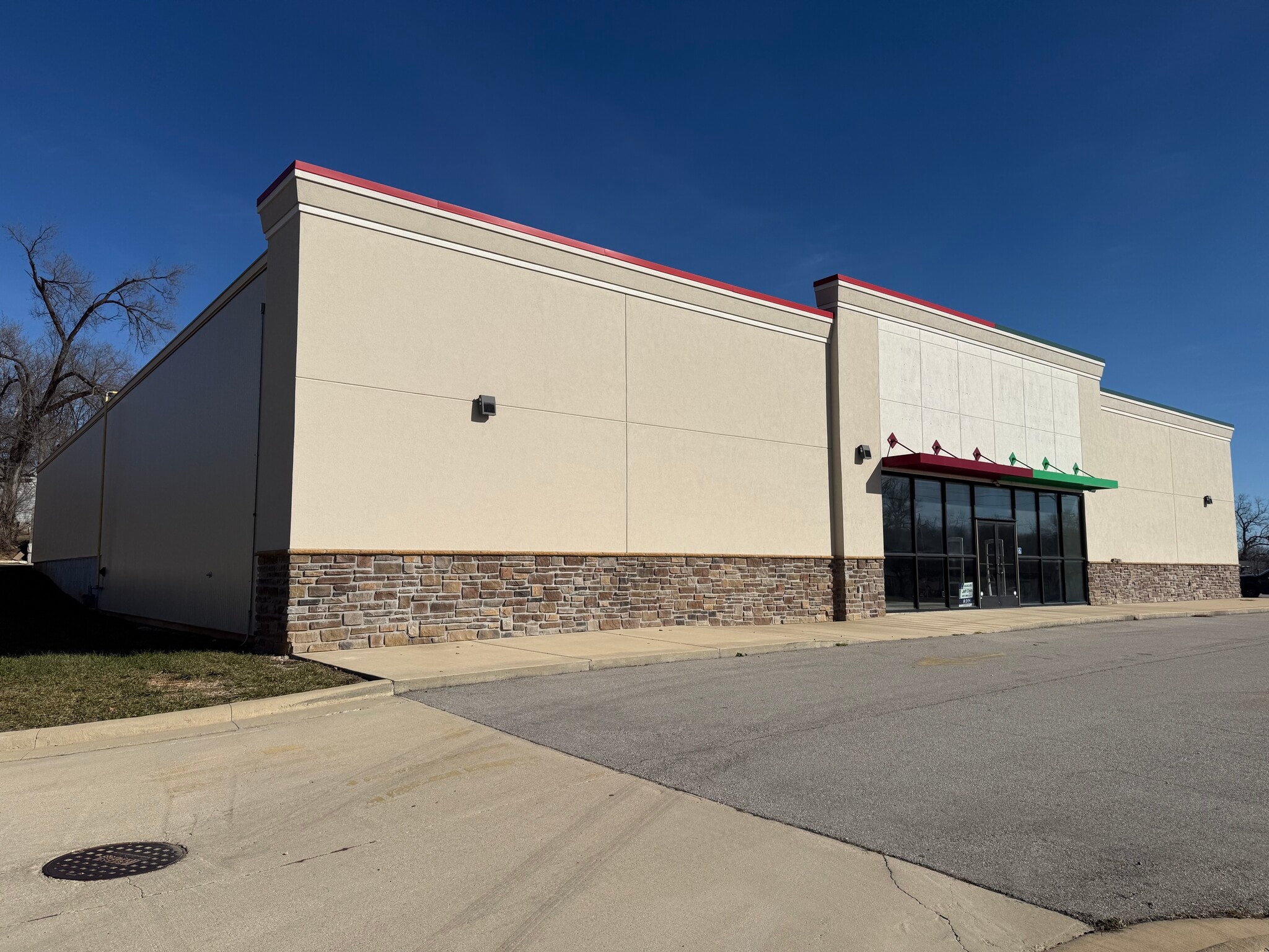 503 E Main St, Willow Springs, MO for Sale