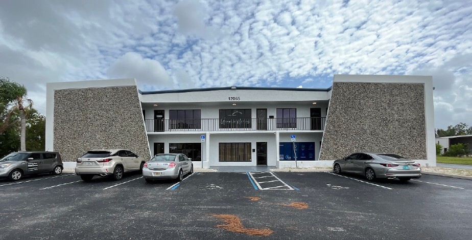 12065 Metro Pky, Fort Myers, FL for Rent