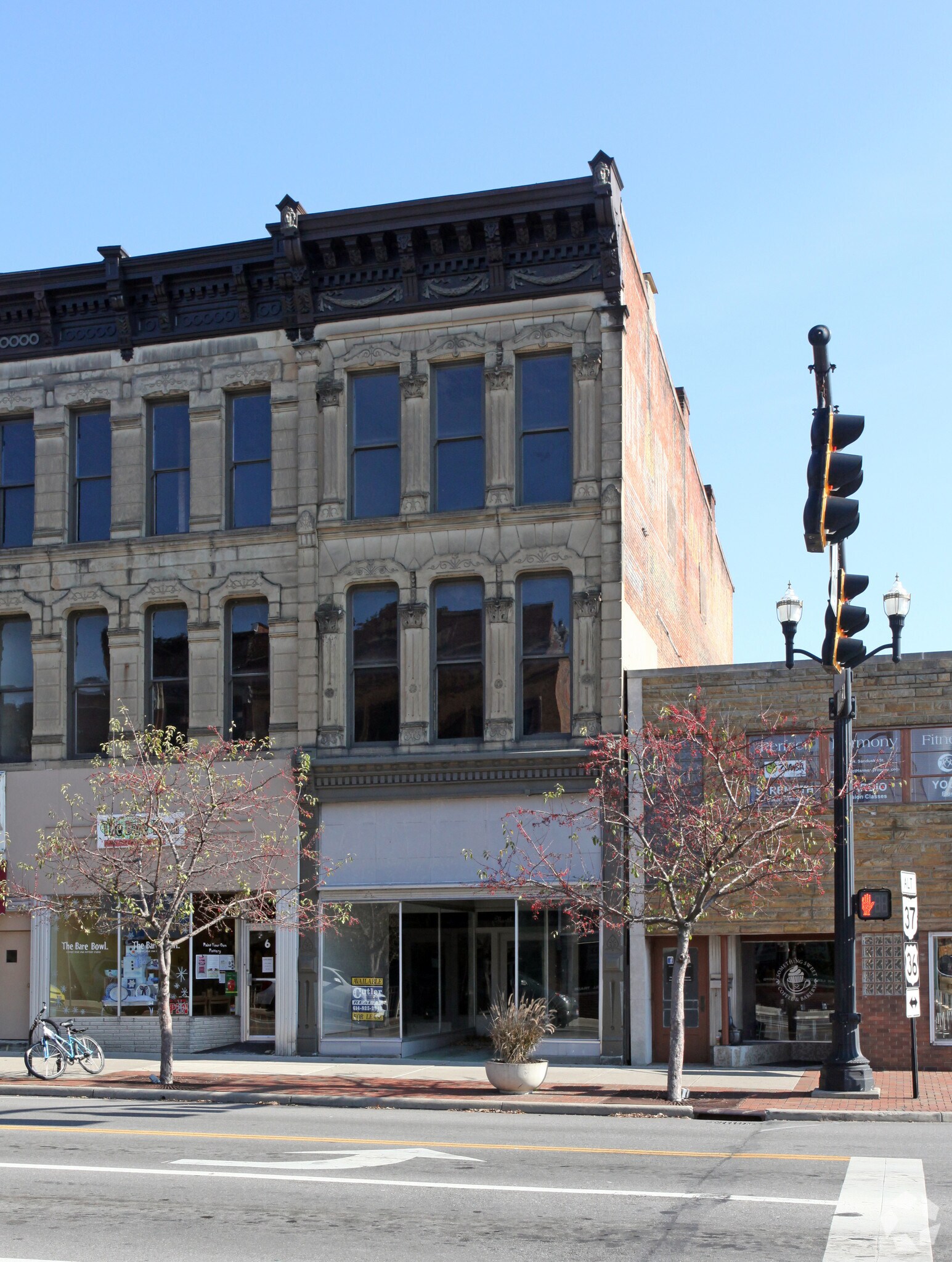 6 N Sandusky St Delaware, OH 43015 Retail Property for Lease on