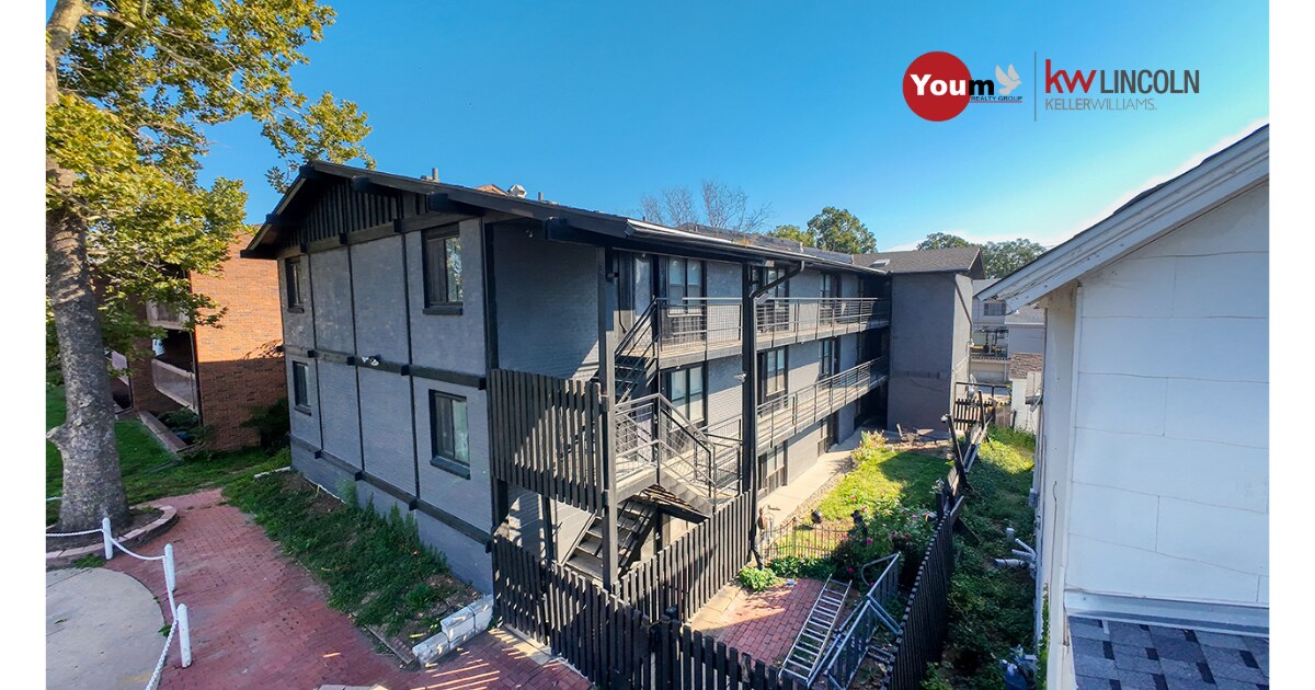 700 S 17th St, Lincoln, NE for Sale