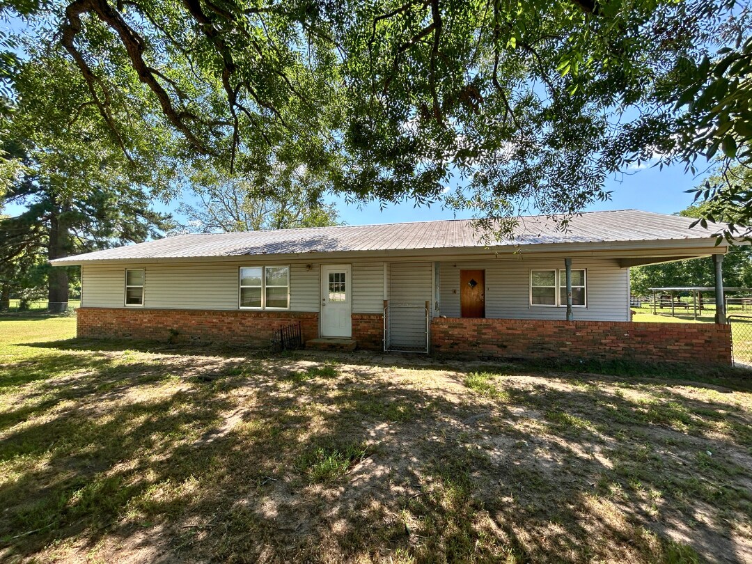 210 E Main St, Marietta, TX for Sale