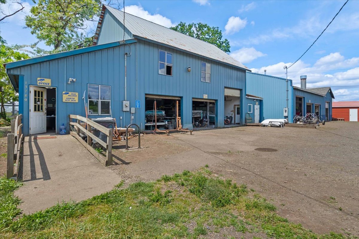 13780 S Macksburg Rd, Molalla, OR for Sale