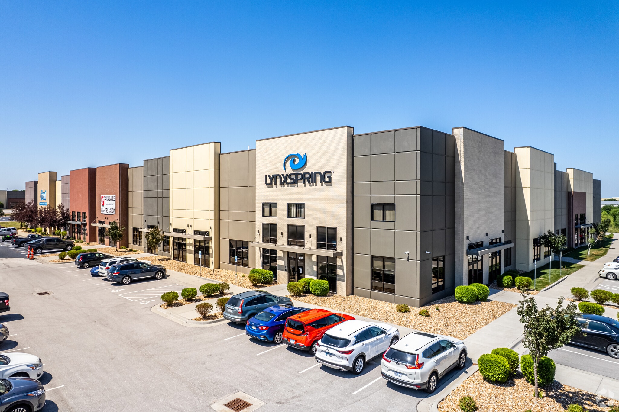 2884-2900 NE Independence Ave, Lee's Summit, MO for Rent