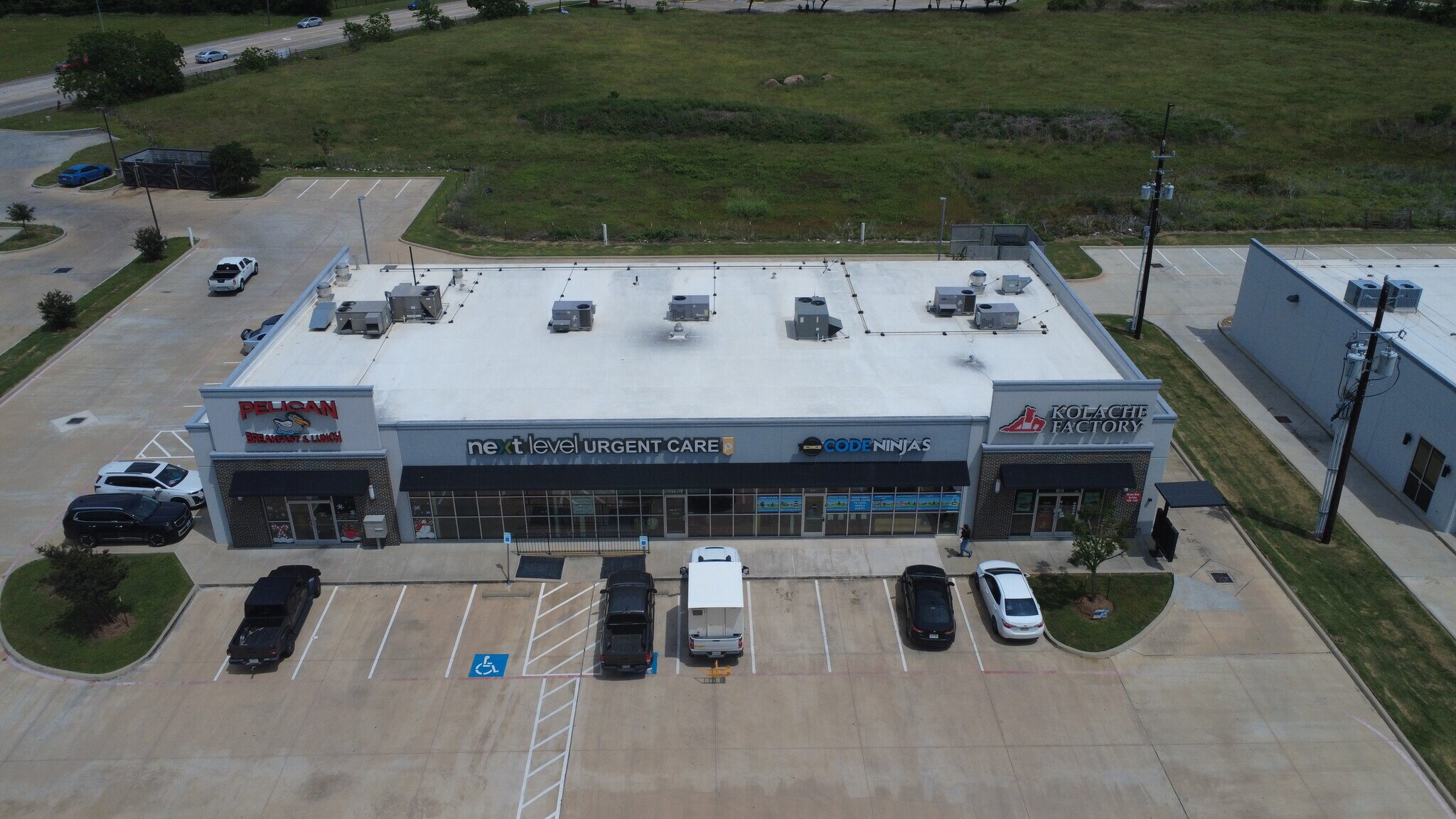 7315 Fairmont Pkwy, Pasadena, TX for Rent