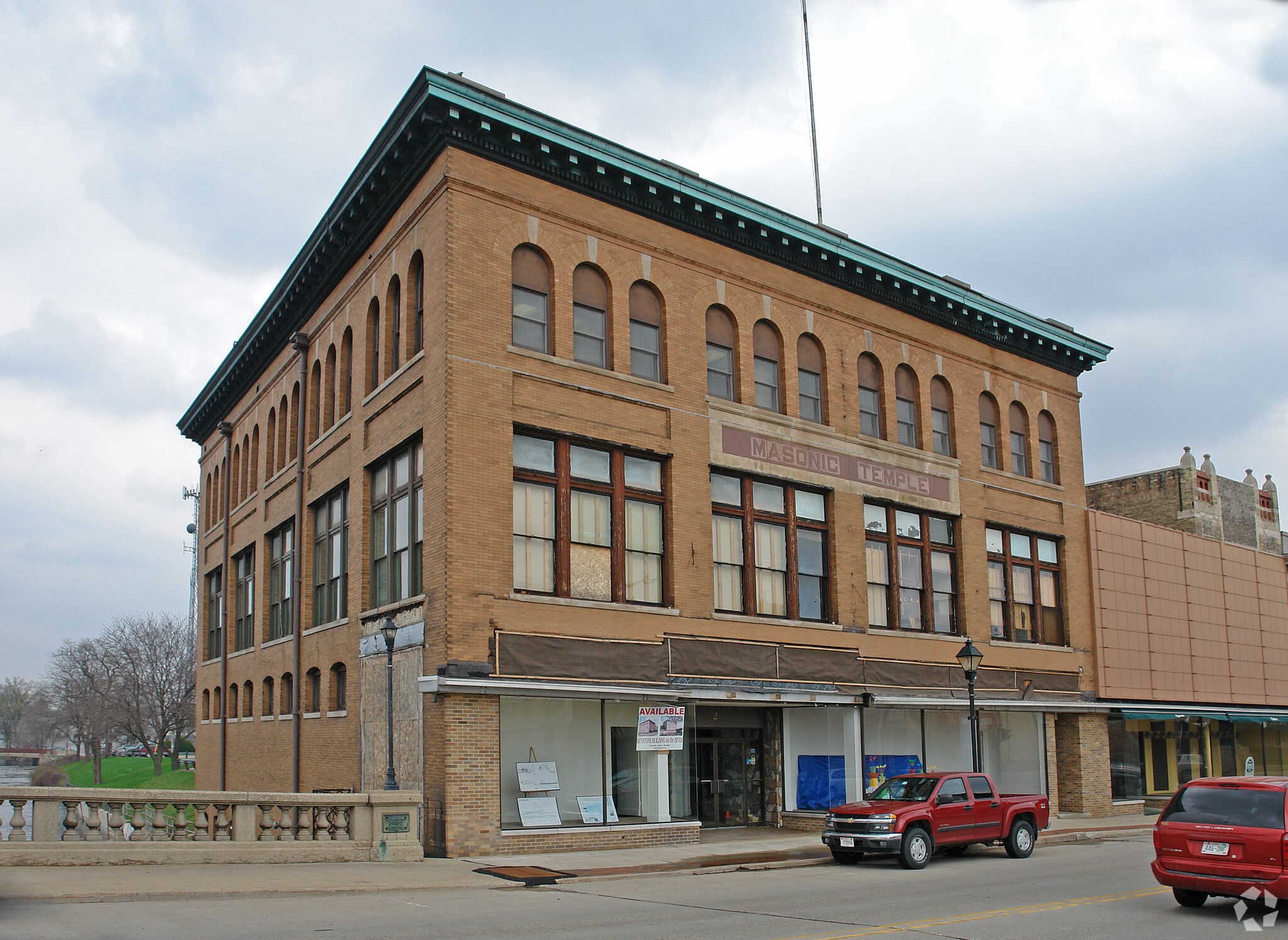 2-4 E Main St, Watertown, WI for Rent