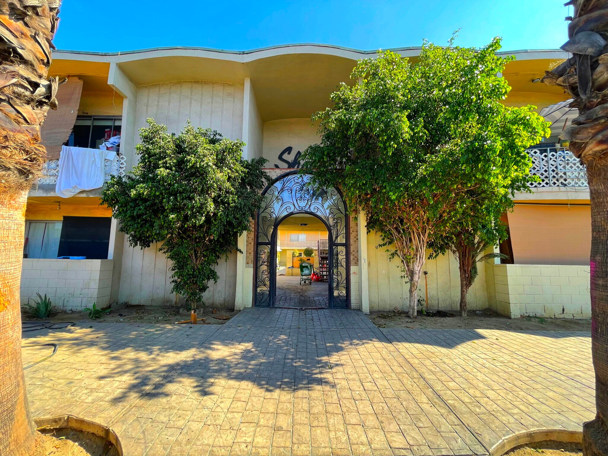 6956 Kester Ave, Van Nuys, CA for Sale