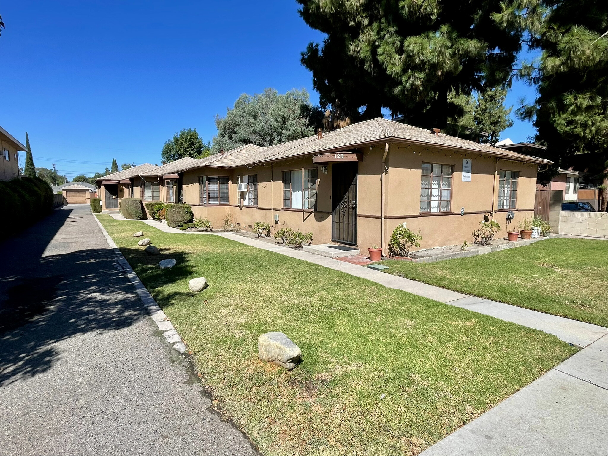 123 N East St, Anaheim, CA for Sale