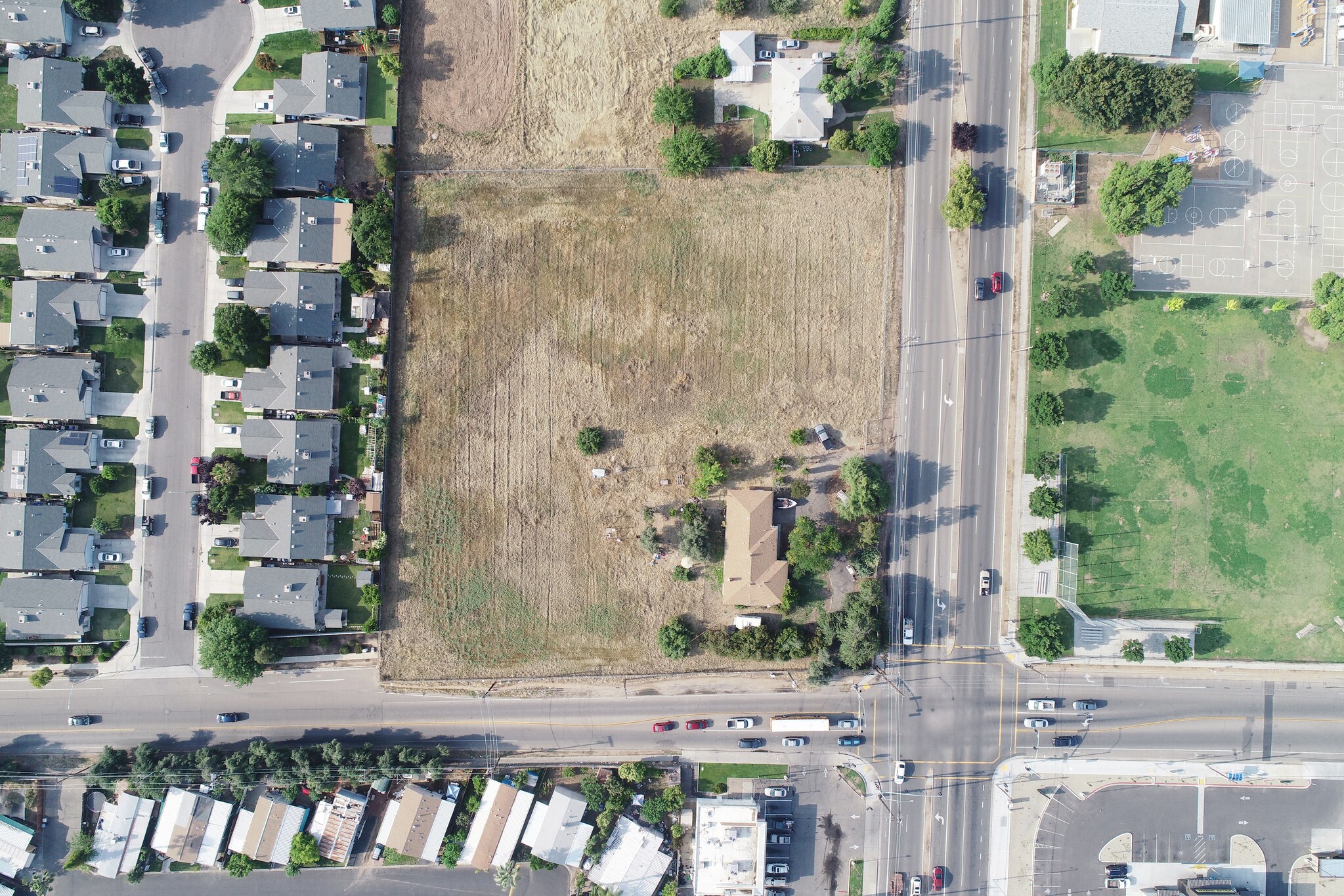 2413 S Chestnut Ave, Fresno, CA for Sale