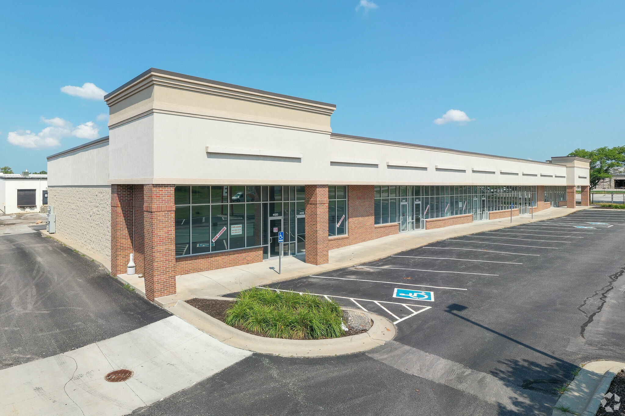 4502-4522 S 132nd St, Omaha, NE for Rent