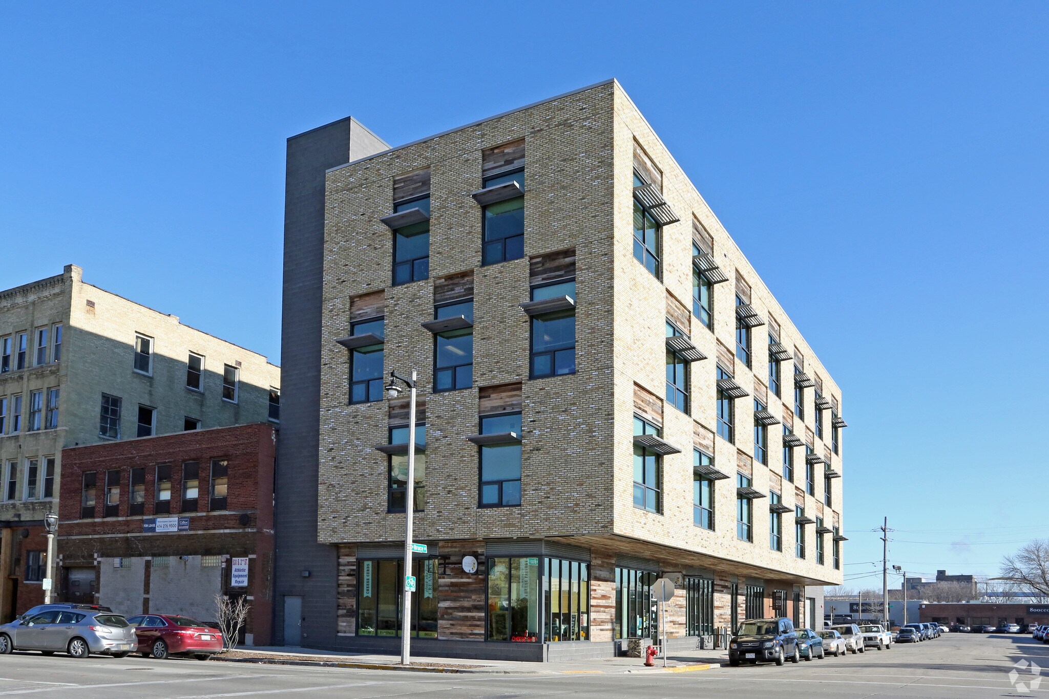 130 W Bruce St, Milwaukee, WI for Rent