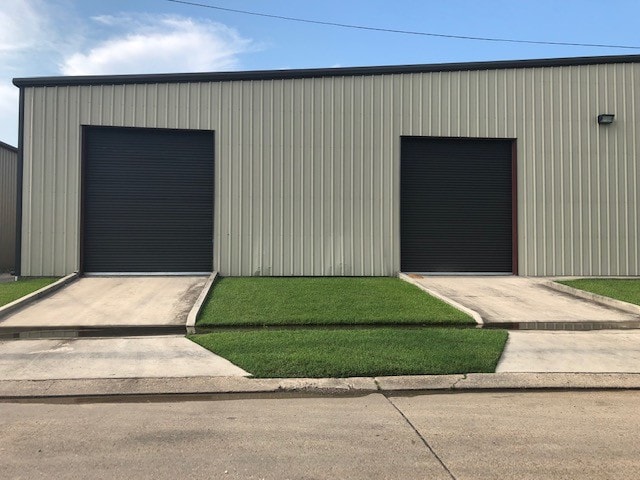2200 Crestview St, Kenner, LA for Sale