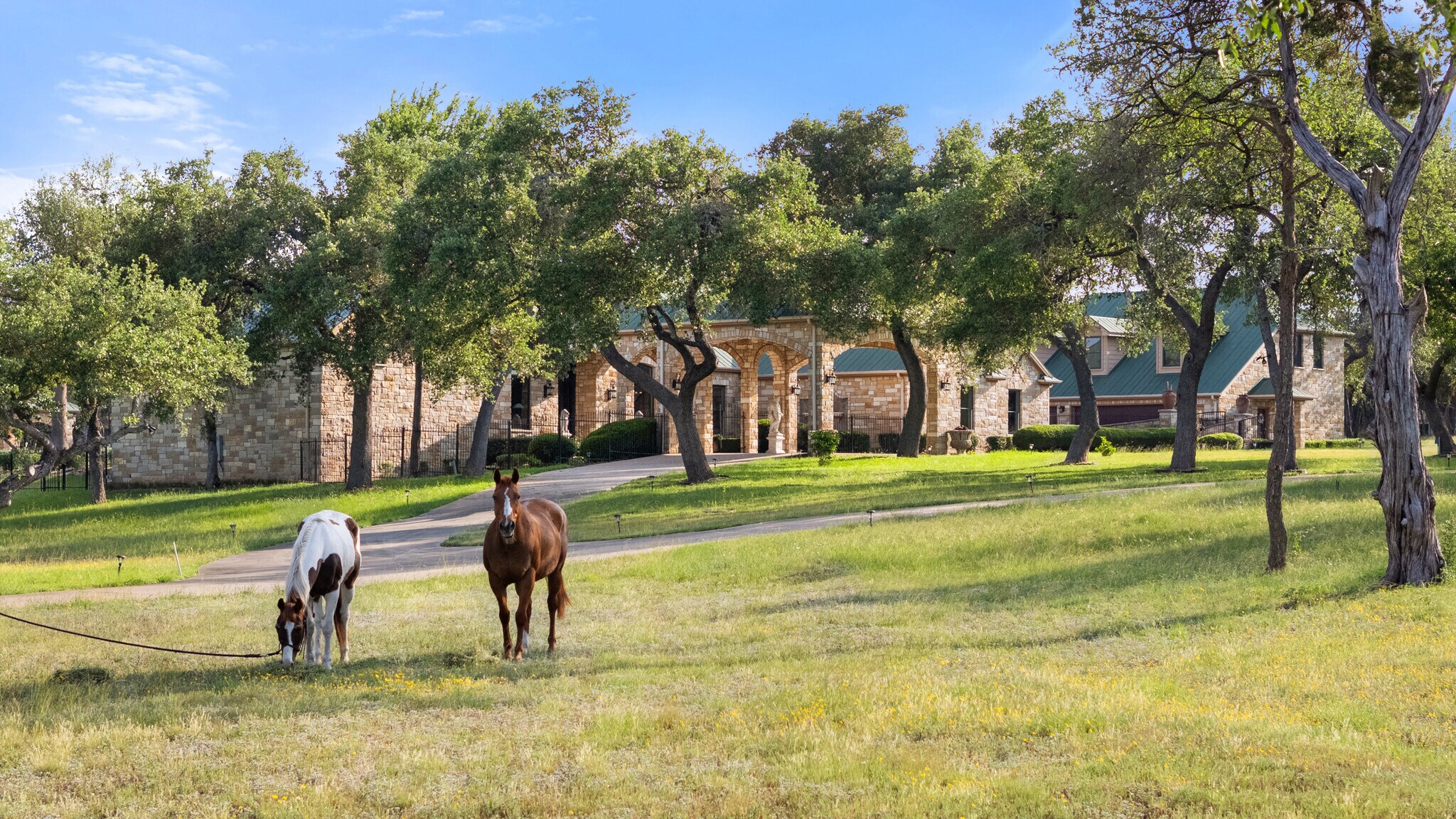 6620 W Creekview Dr, Austin, TX for Sale