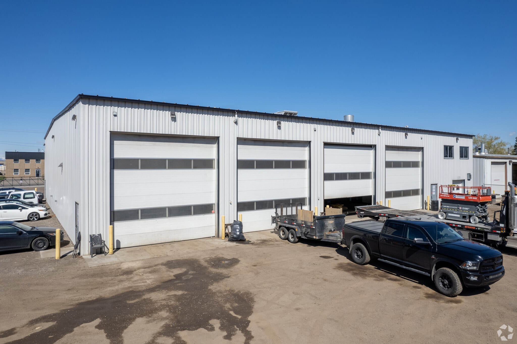 7404 44 St SE, Calgary, AB for Rent