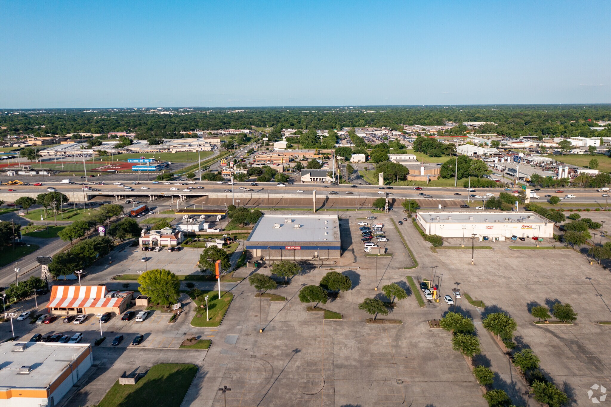 10275 North Fwy, Houston, TX for Rent