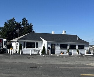 Hyannis, MA Restaurant - 225 Iyannough Rd