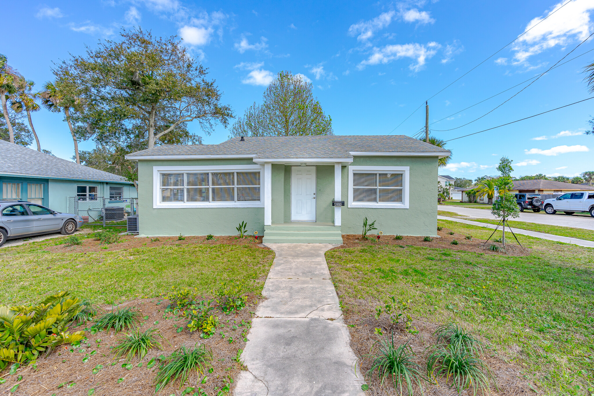 409 N Ridgewood Ave, Edgewater, FL for Sale