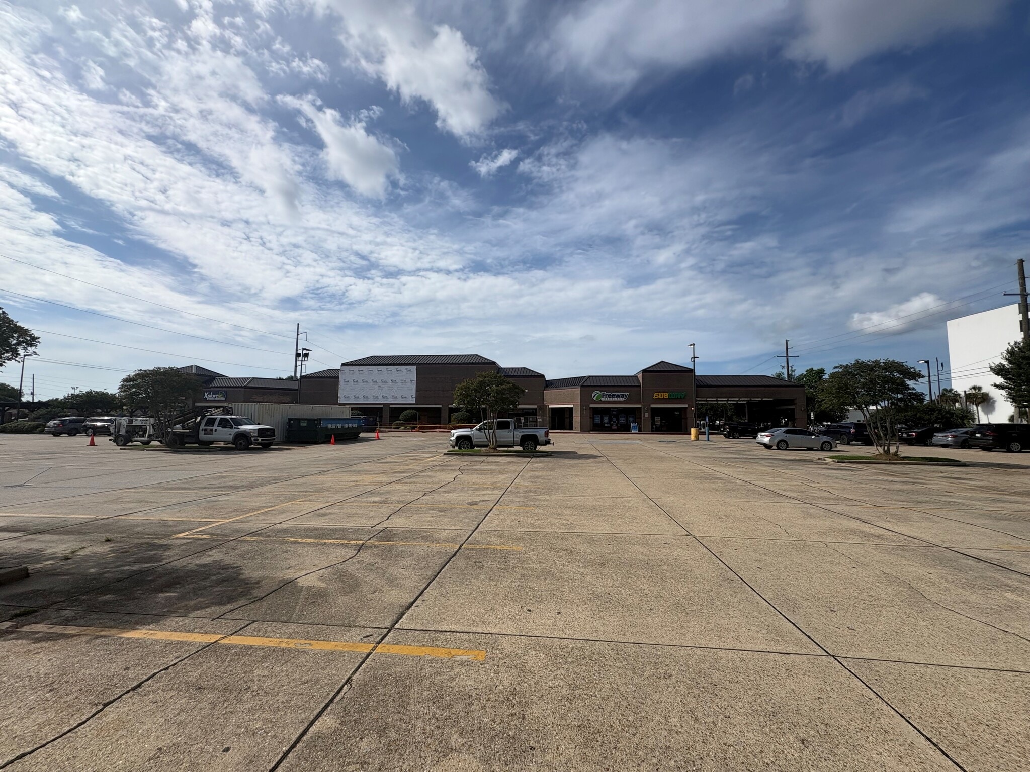 201-225 Veterans Memorial Blvd, Metairie, LA for Rent