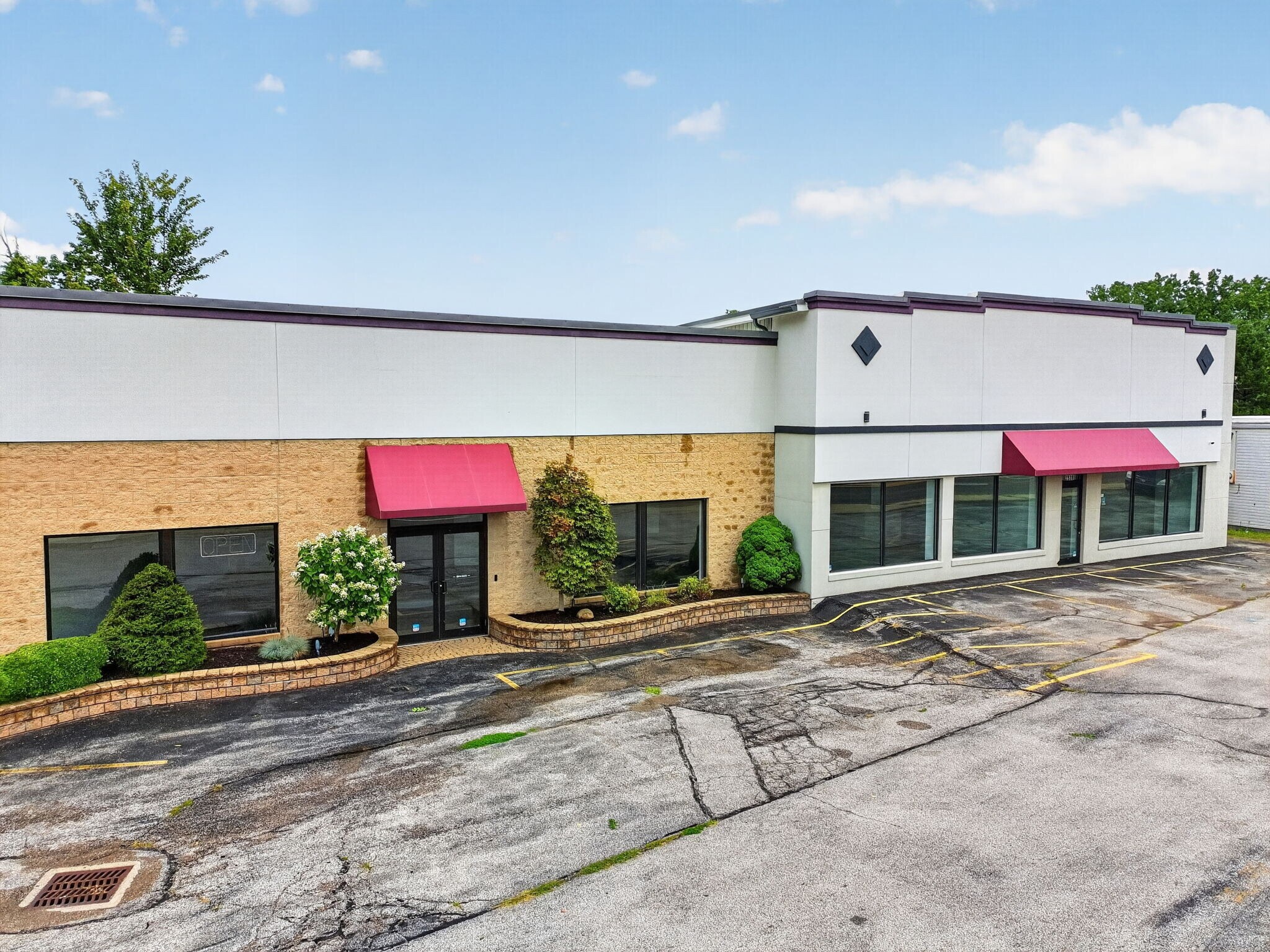 2539 W Prospect Rd, Ashtabula, OH for Sale