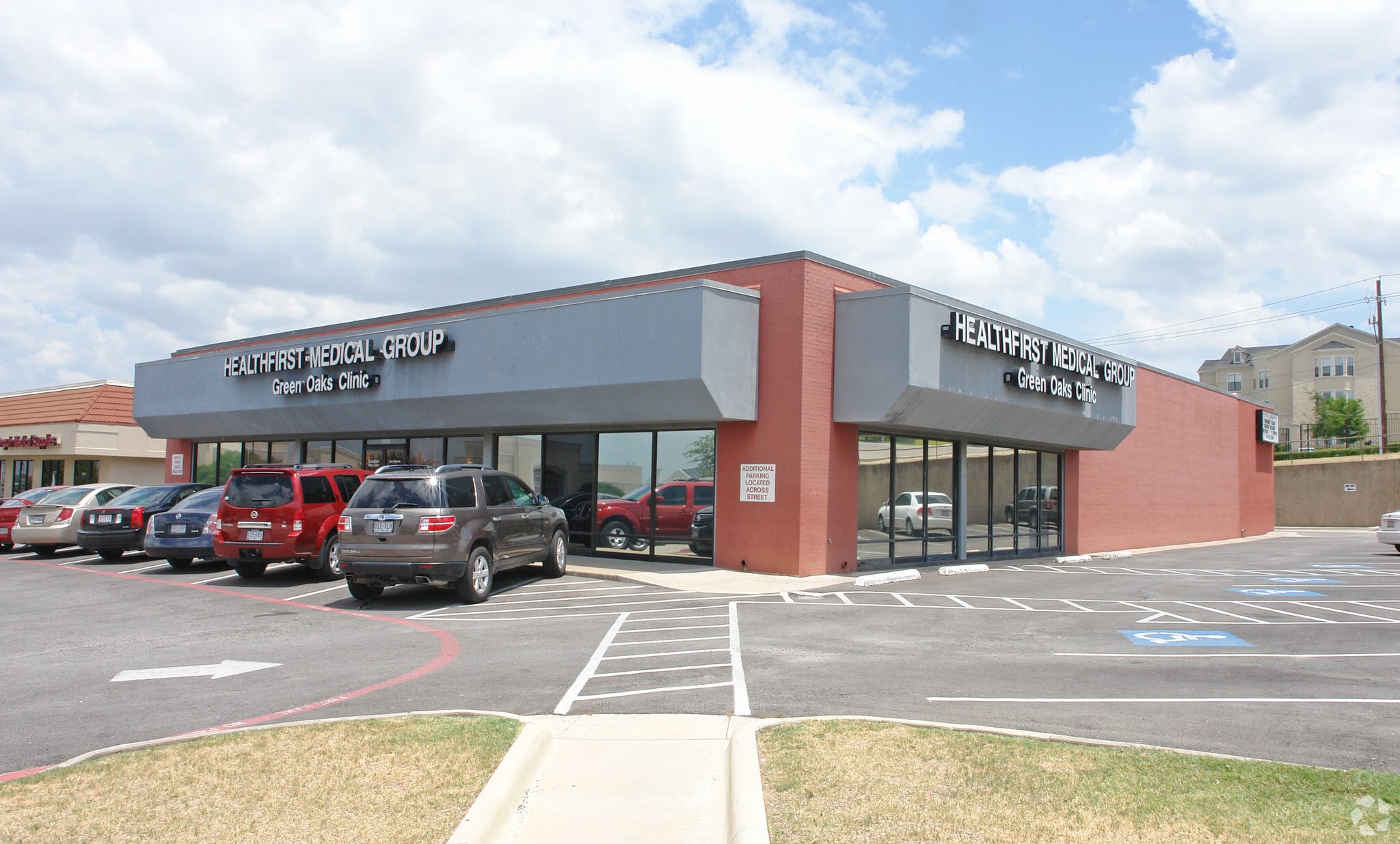 2400 Mall Cir, Fort Worth, TX for Rent