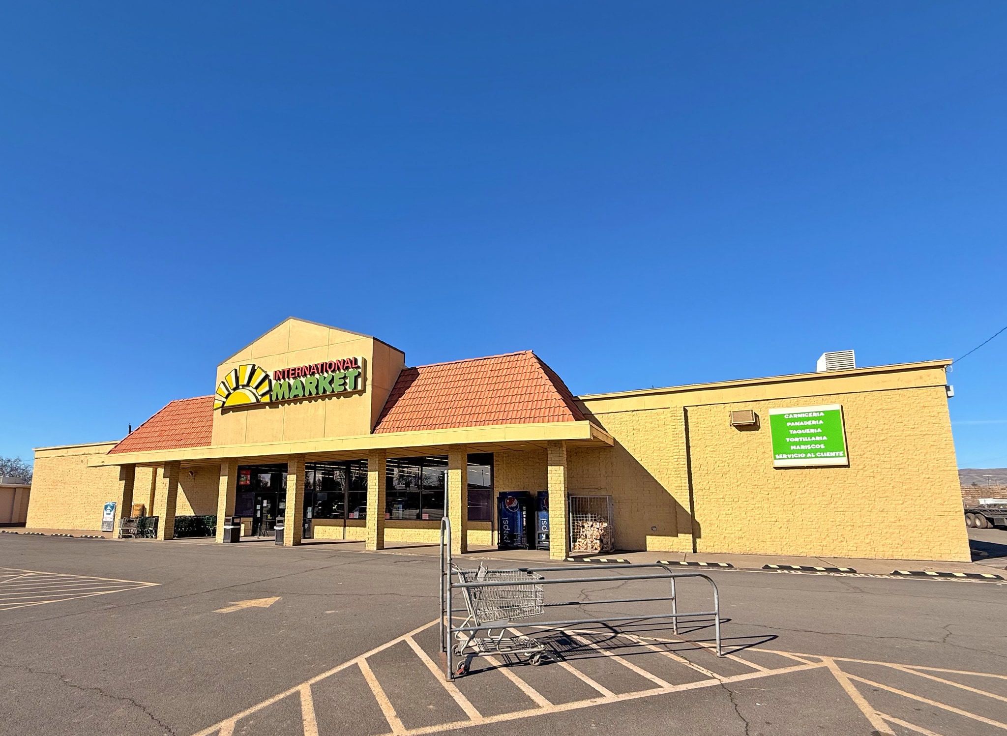 512 W 1st St, Wapato, WA for Sale