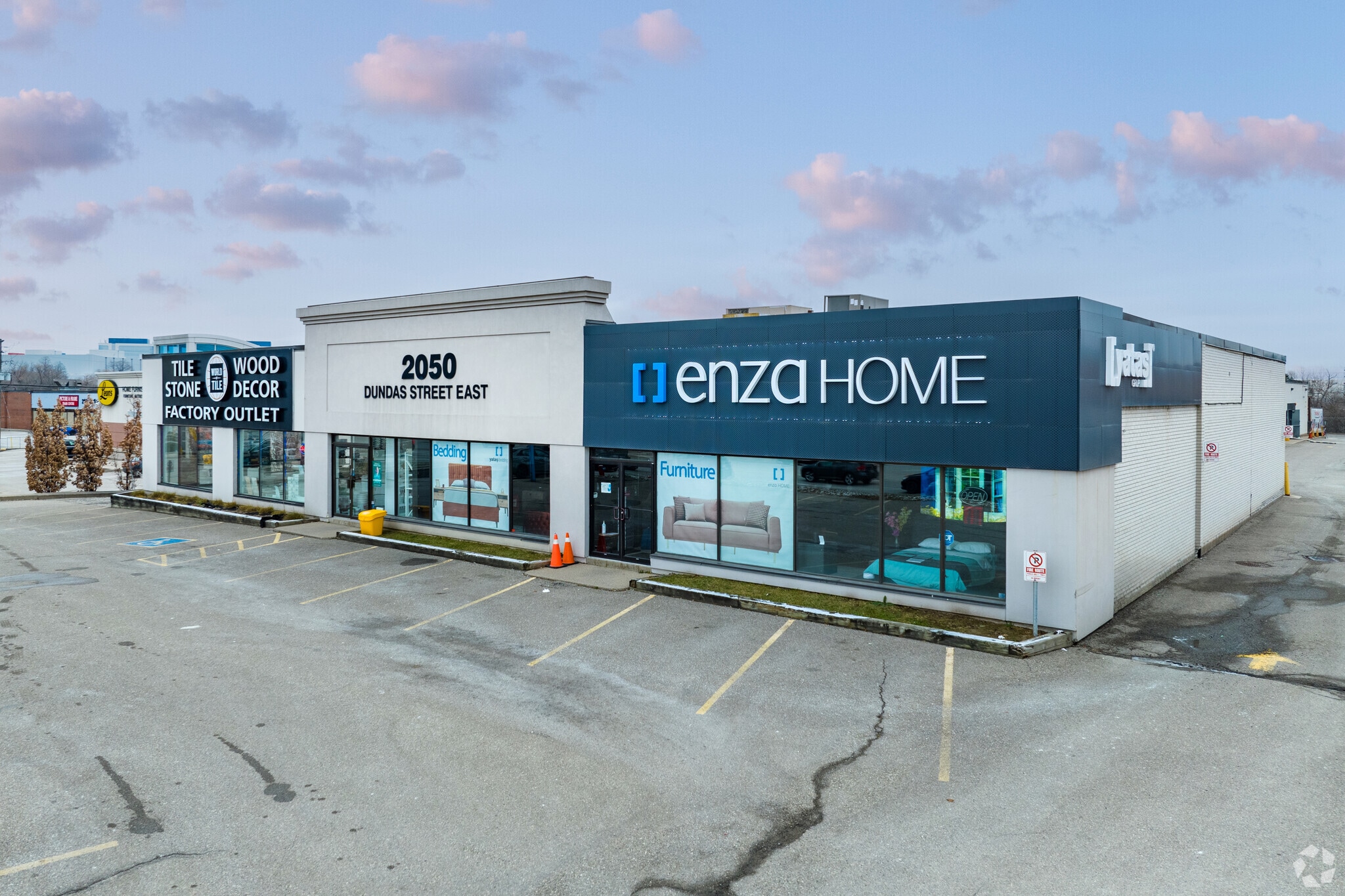 2050 Dundas St E, Mississauga, ON for Rent