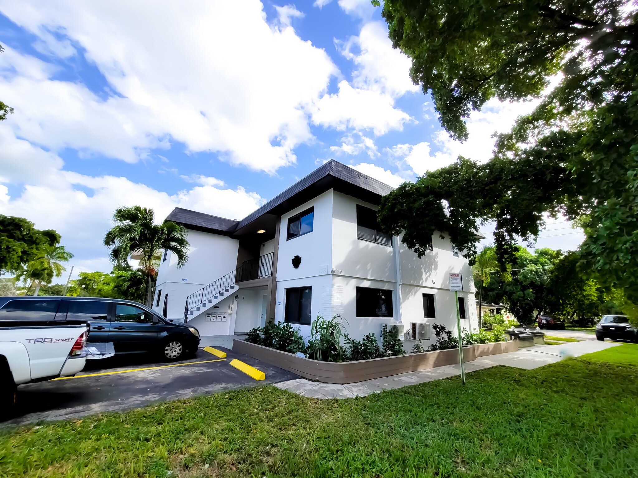 1858 Dewey St, Hollywood, FL for Sale