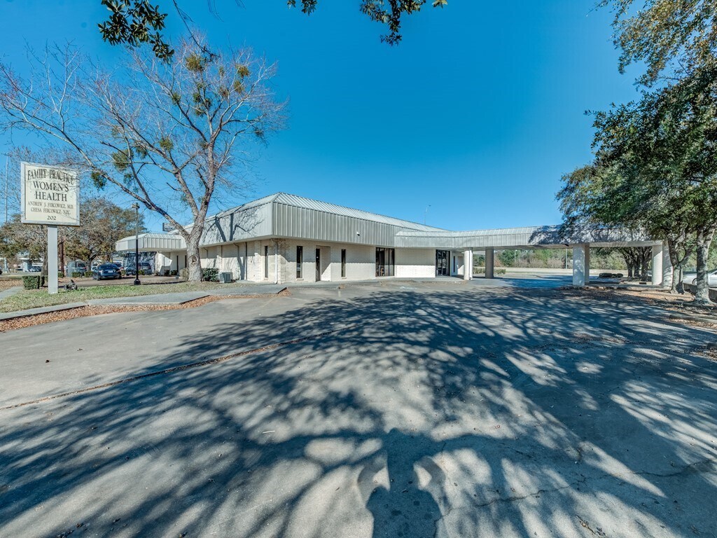 202 S John Redditt Dr Lufkin, TX 75904 Office Property for Lease on