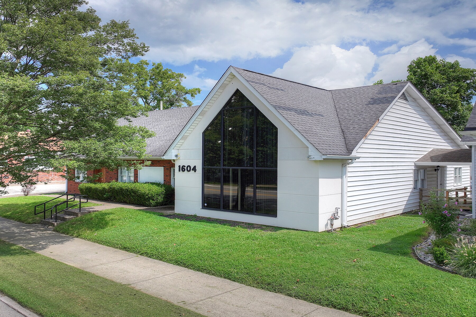 1604 State St, New Albany, IN for Sale