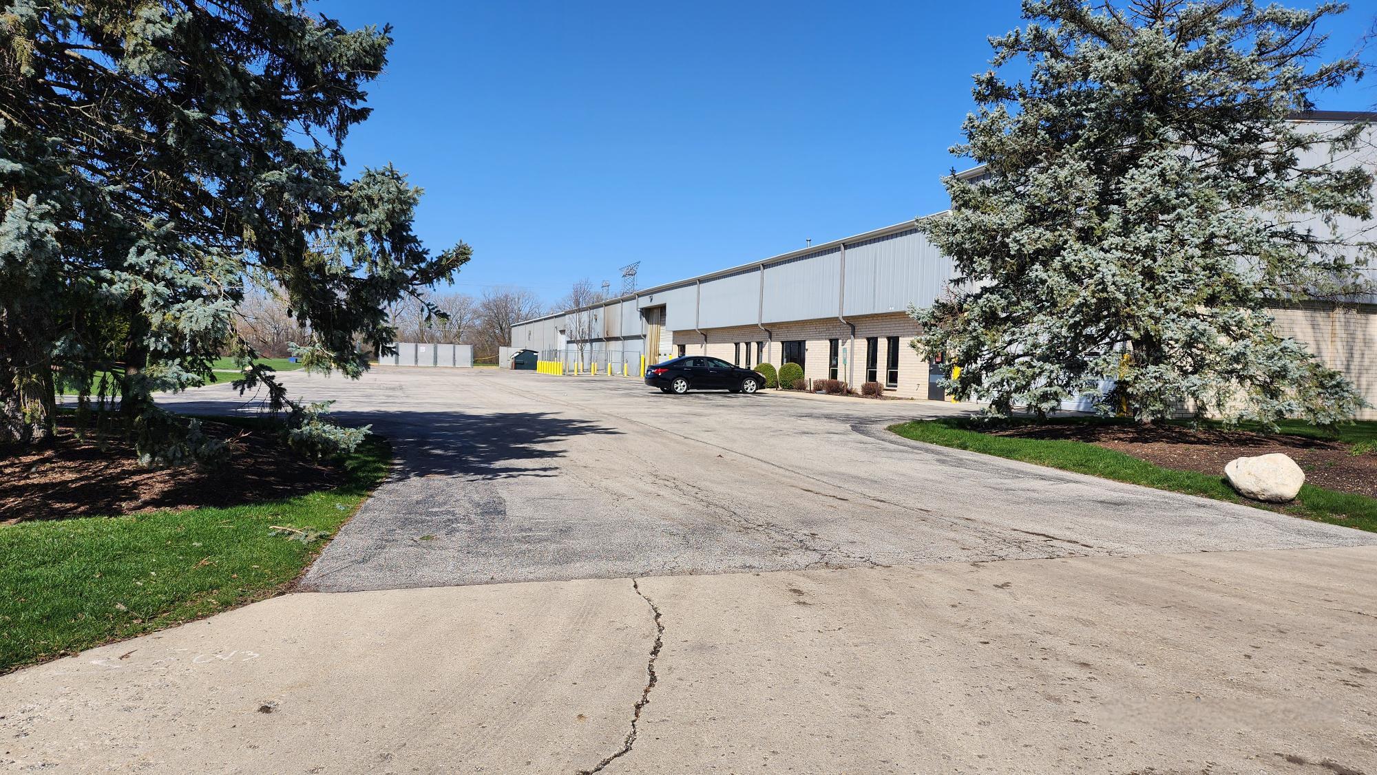1100 Carolina Dr, West Chicago, IL for Rent
