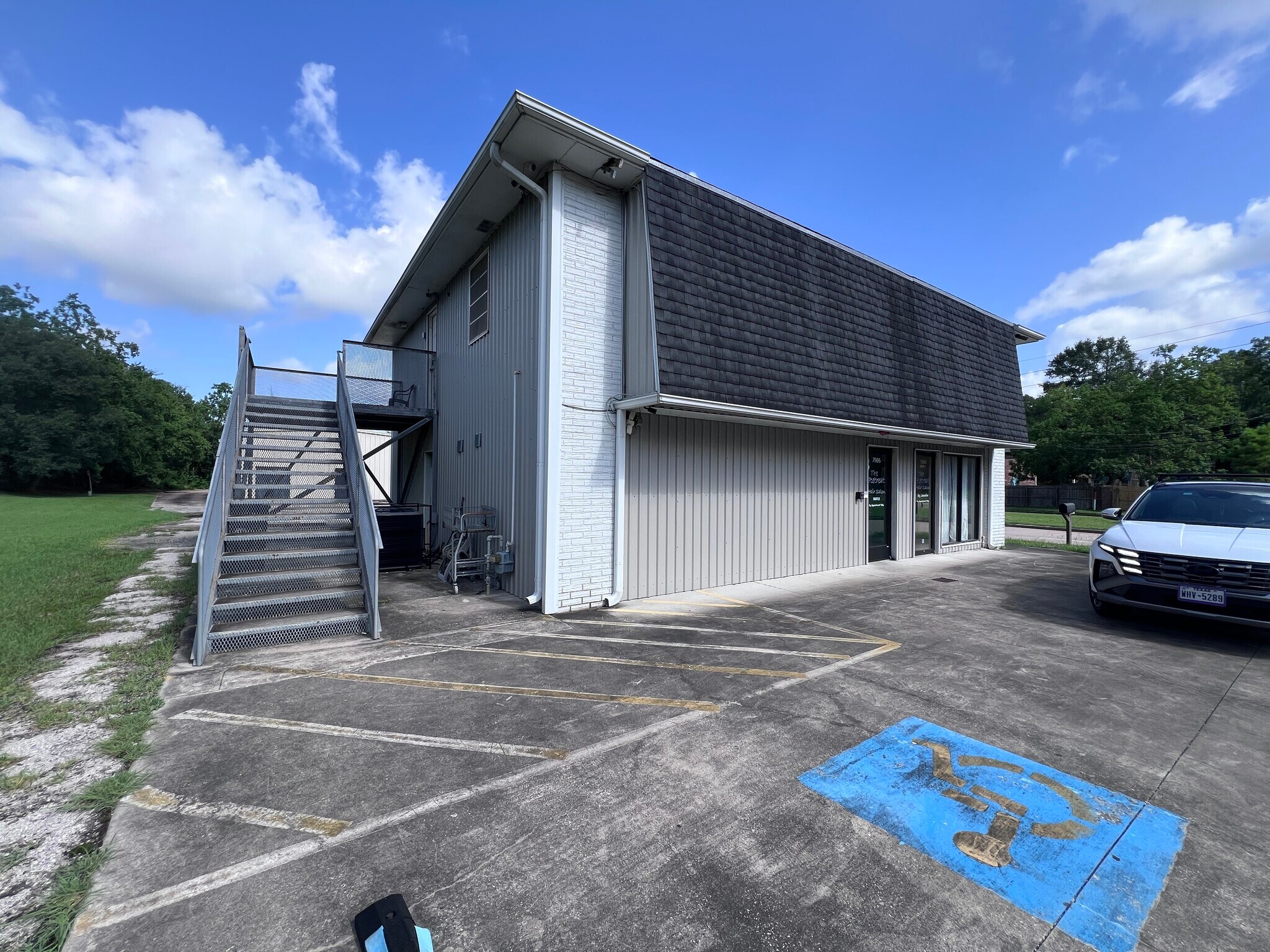 7985 Phelan Blvd, Beaumont, TX for Sale