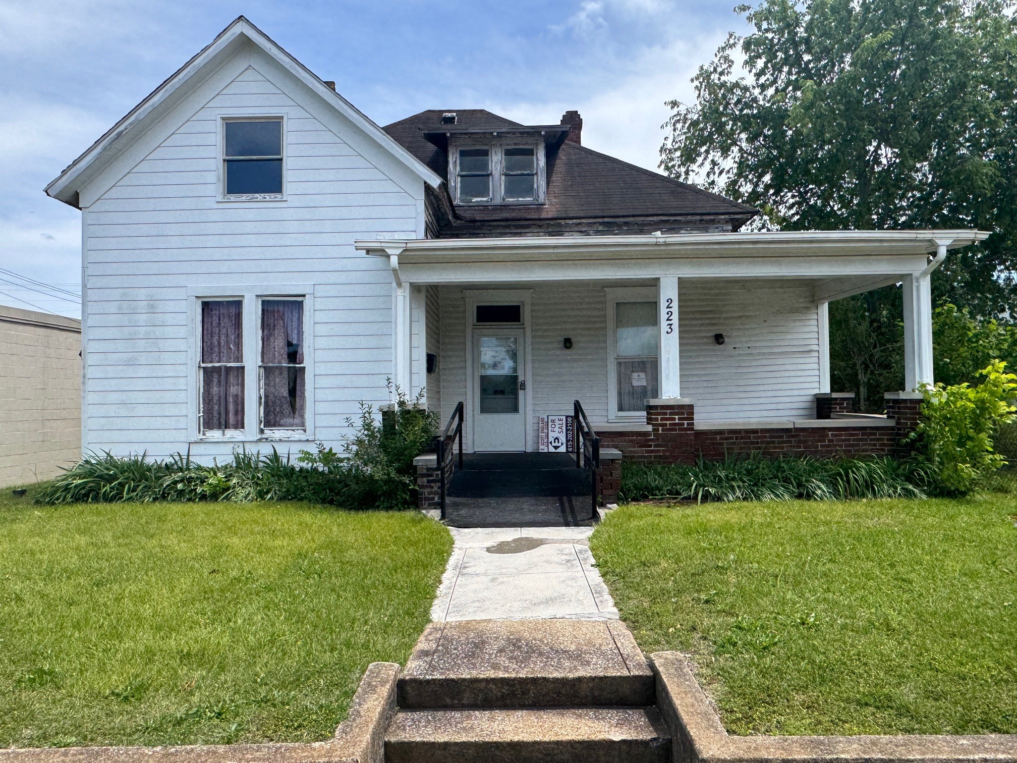 223 N Main St, Dickson, TN for Sale