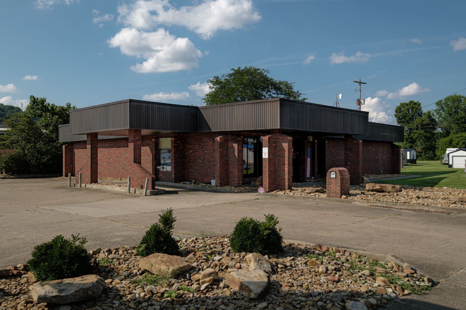 990 2nd Ave, Gallipolis, OH for Sale