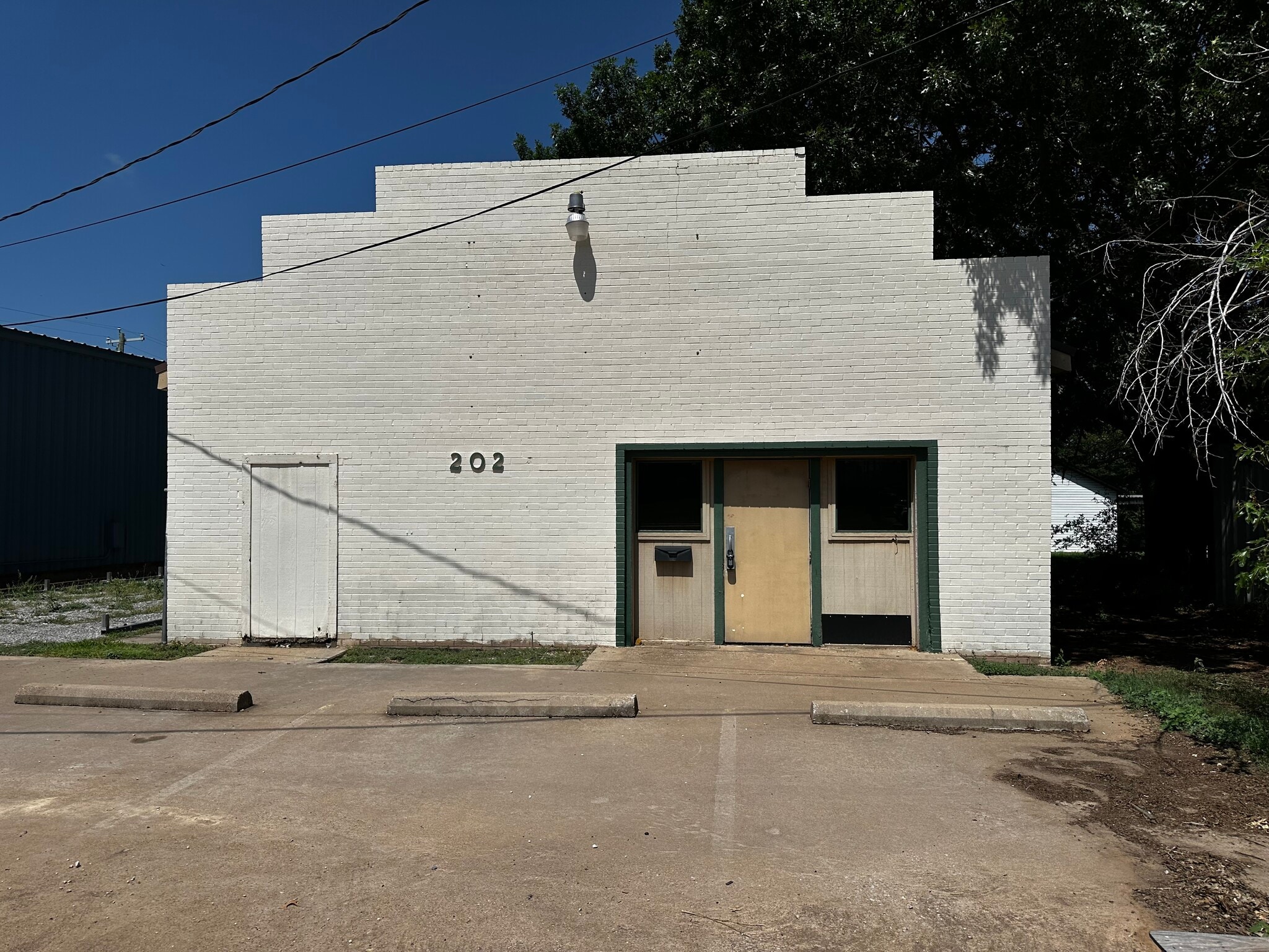 202 N Jackson Ave, Iowa Park, TX for Sale