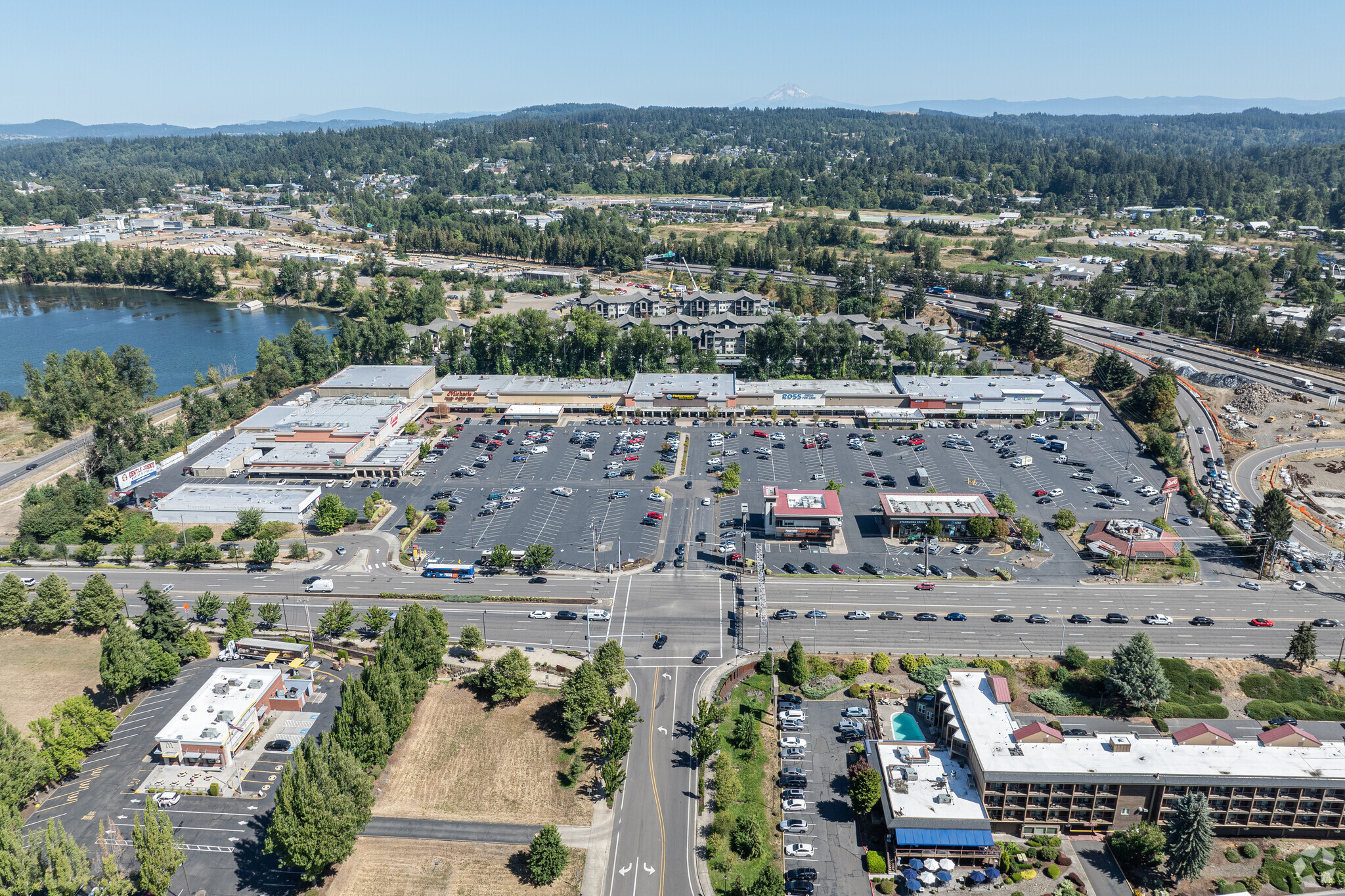 1900-1926 SE McLoughlin Blvd, Oregon City, OR for Rent