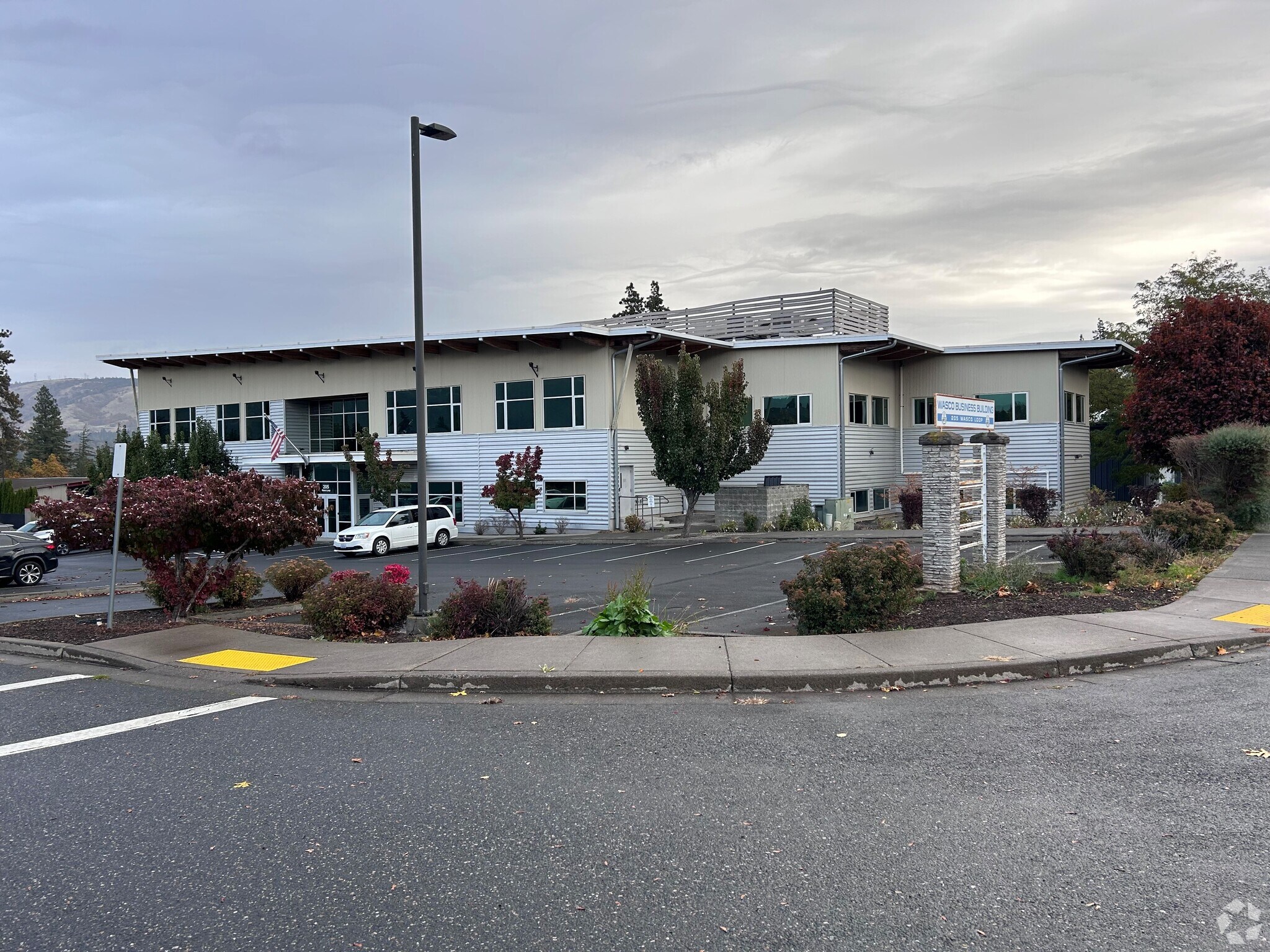 205 Wasco Loop, Hood River, OR for Rent