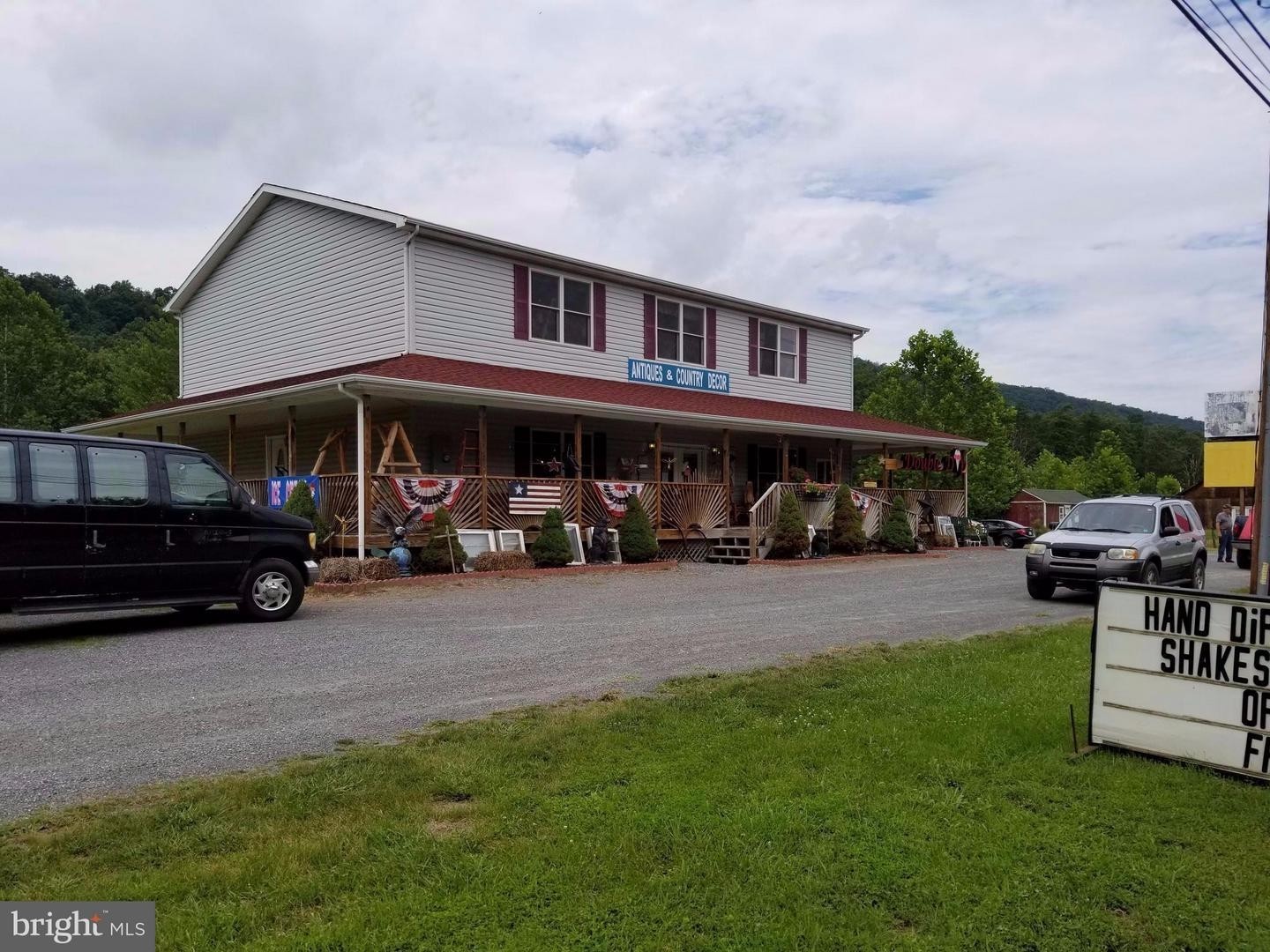 7440 Valley Rd, Berkeley Springs, WV for Sale