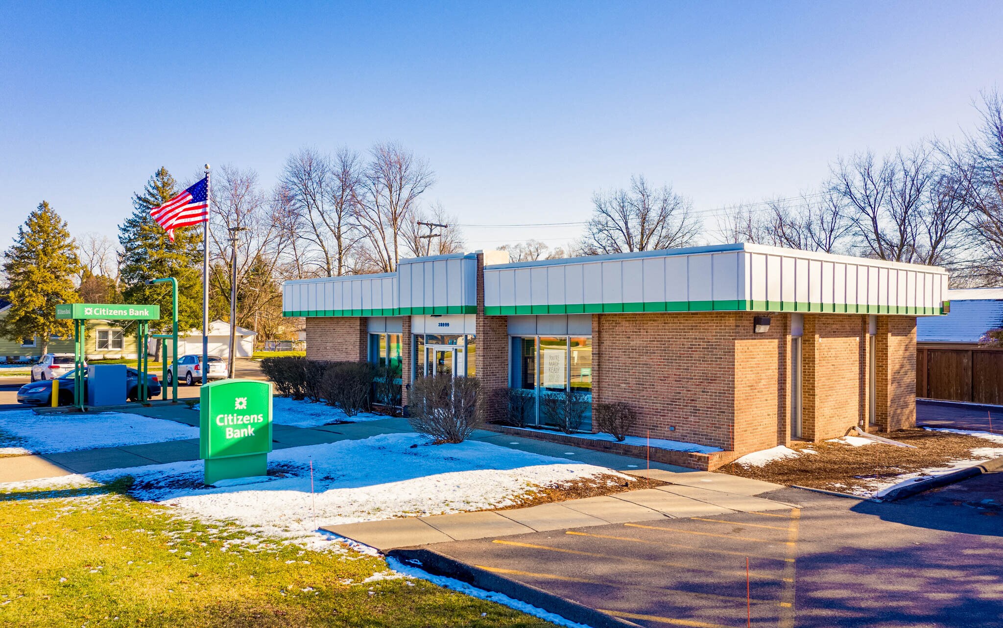 28999 5 Mile Rd, Livonia, MI for Sale