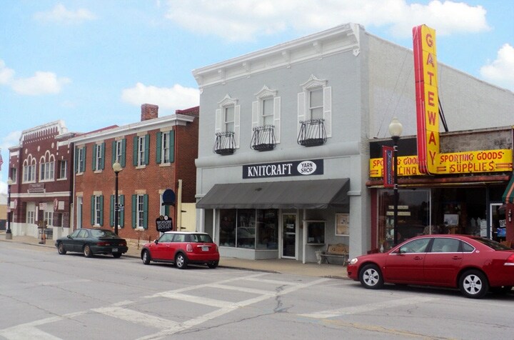 215 N Main St, Independence, MO for Rent