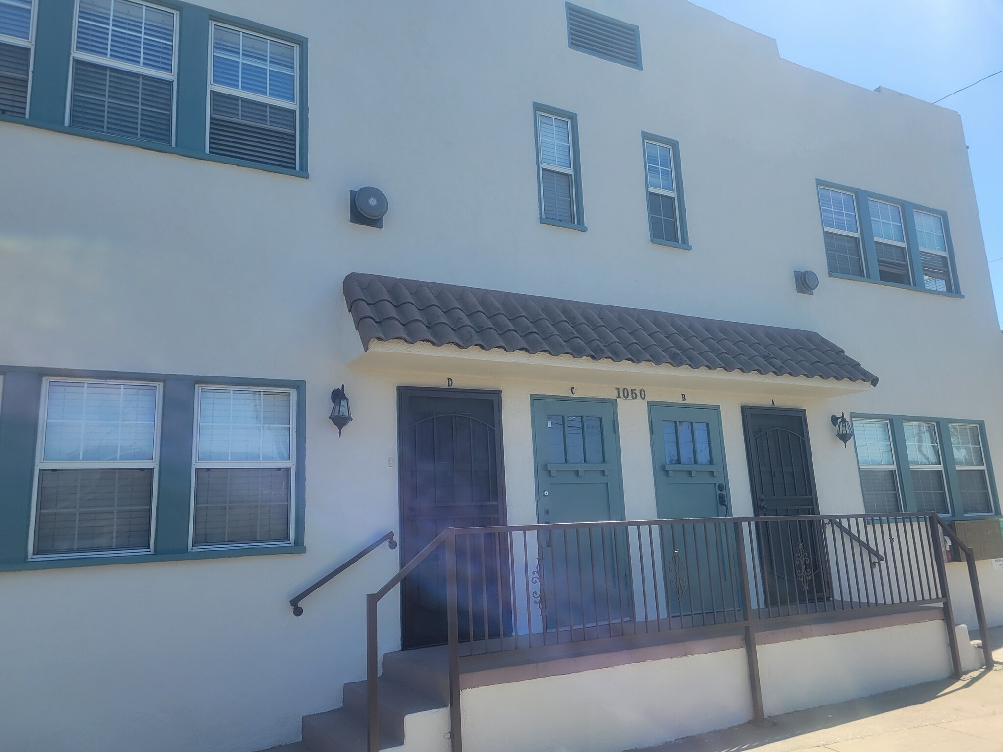 1050 E Hellman St, Long Beach, CA for Sale