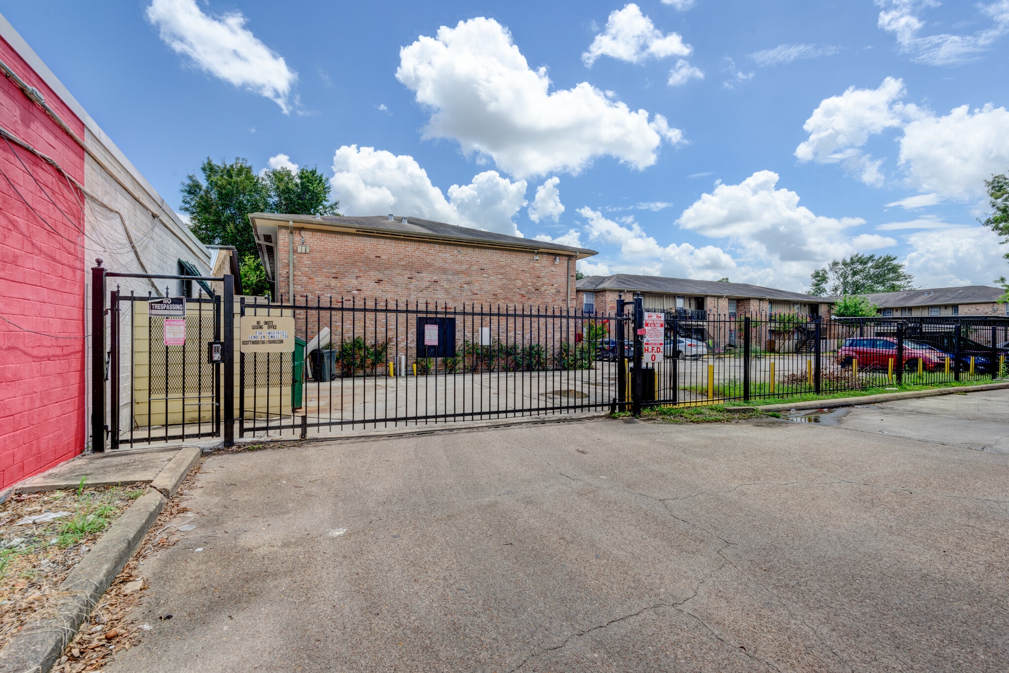5704 Edgemoor Dr, Houston, TX for Sale