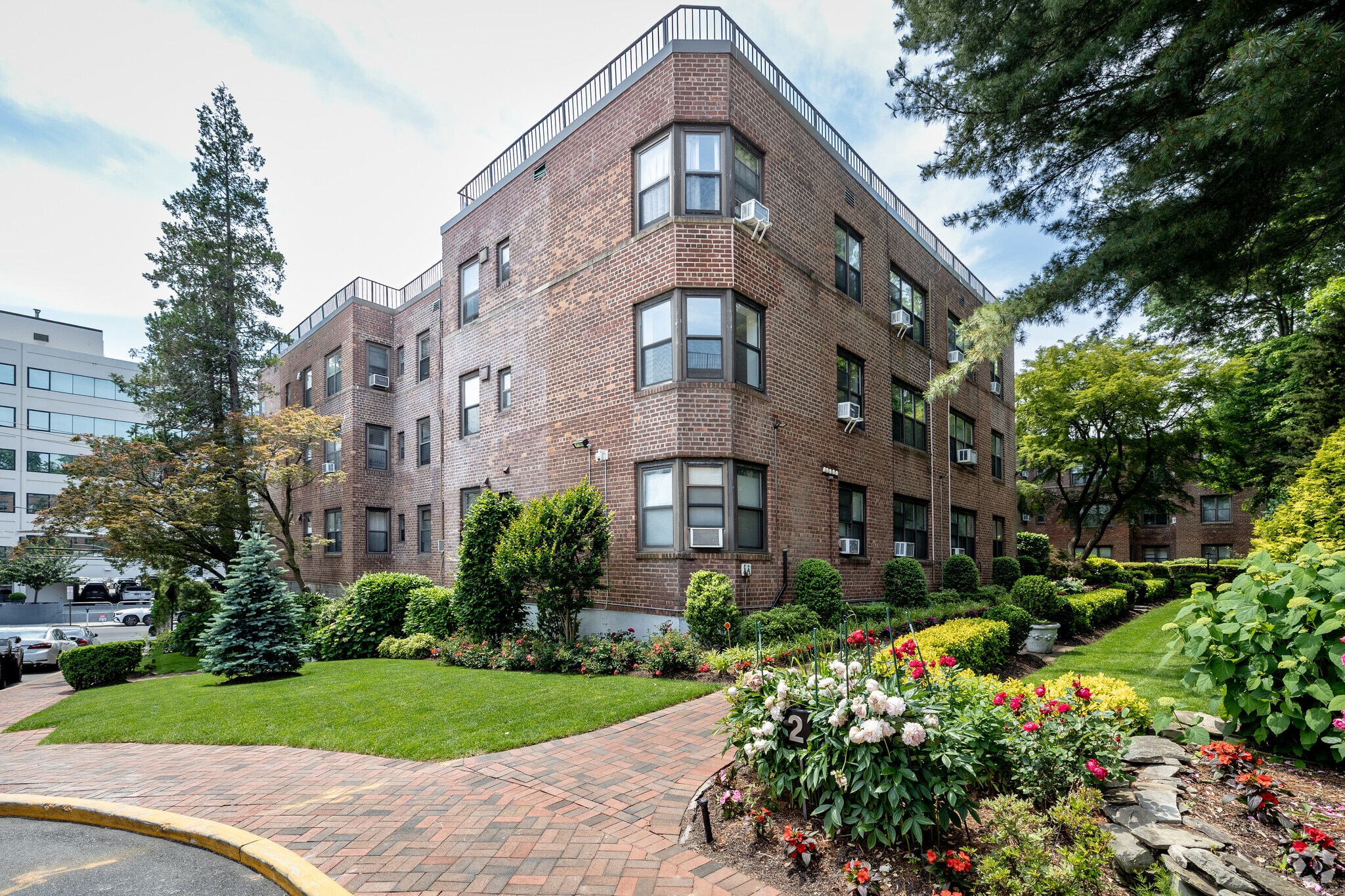 4 Town House Pl, Great Neck, NY for Rent