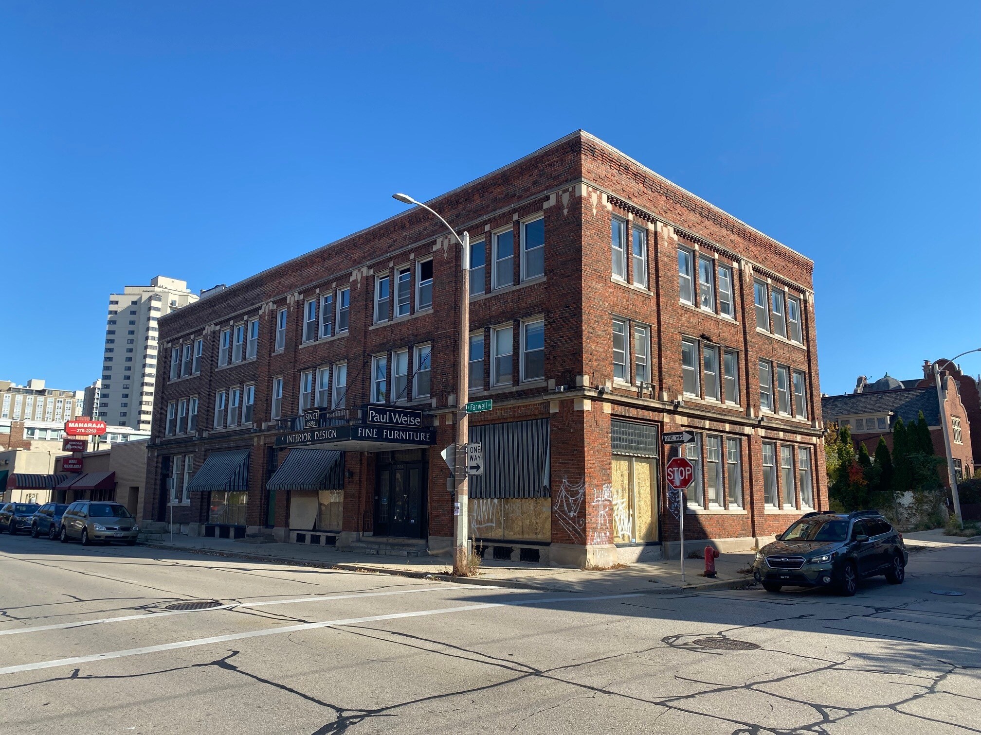 1534 N Farwell Ave, Milwaukee, WI for Sale